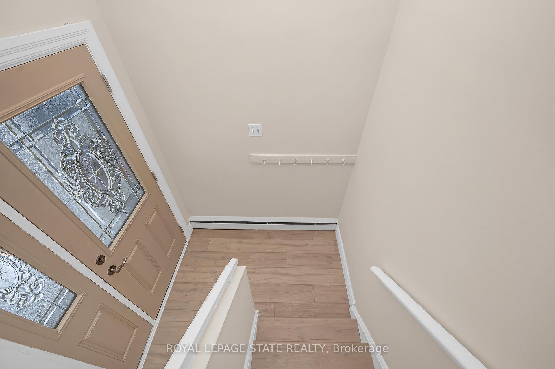 Photo 10 of 1070 Fennell Avenue E, Hamilton, Hampton Heights — HOMEH