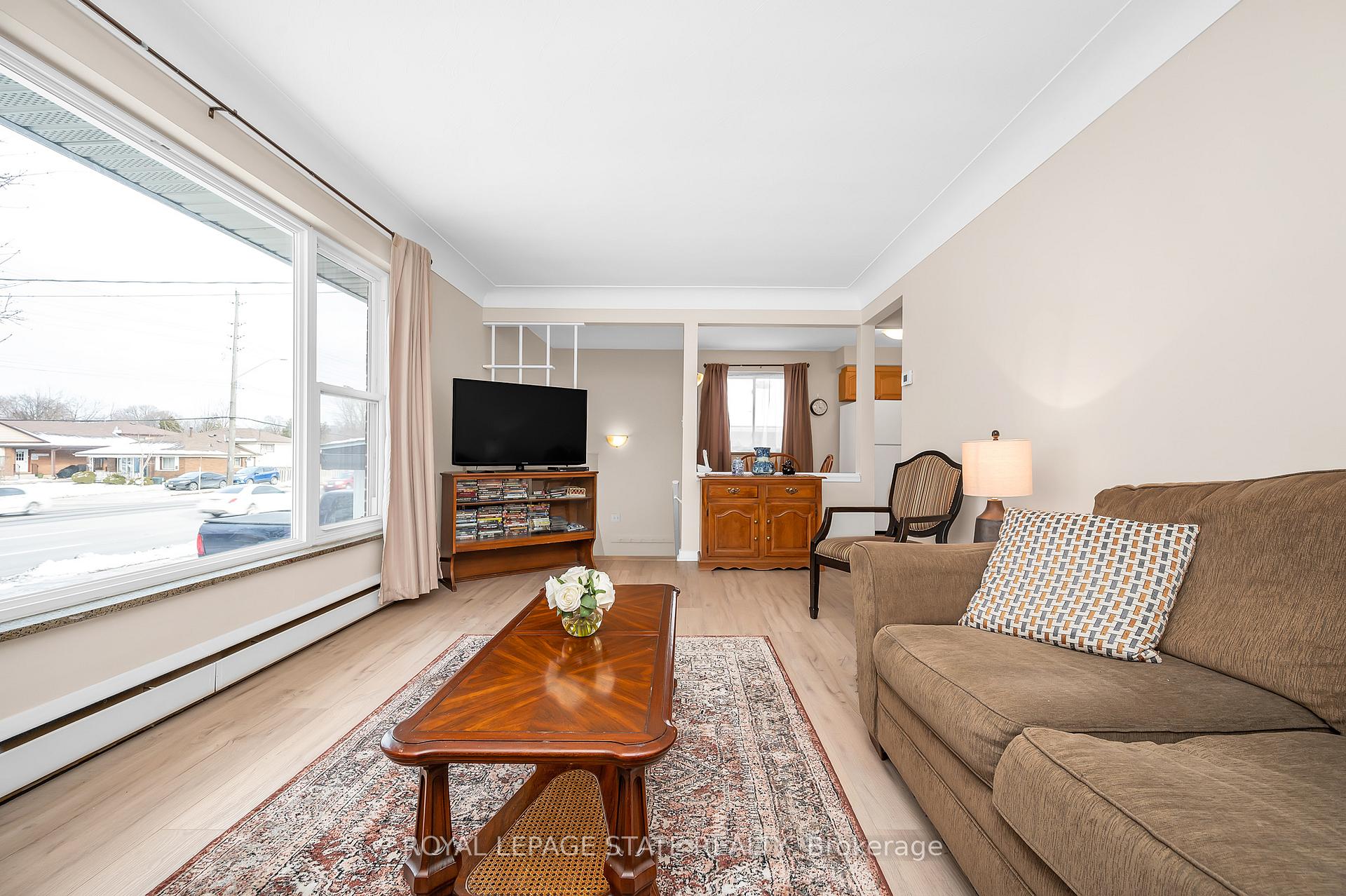 Photo 13 of 1070 Fennell Avenue E, Hamilton, Hampton Heights — HOMEH