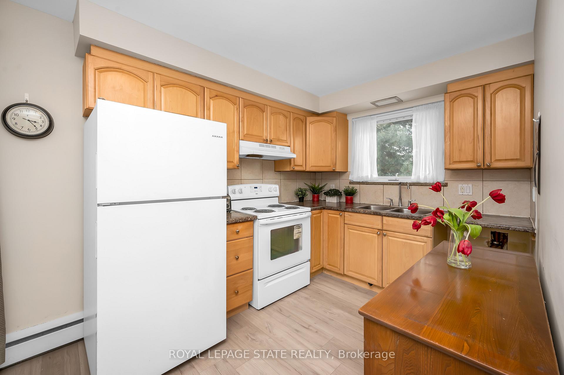 Photo 16 of 1070 Fennell Avenue E, Hamilton, Hampton Heights — HOMEH