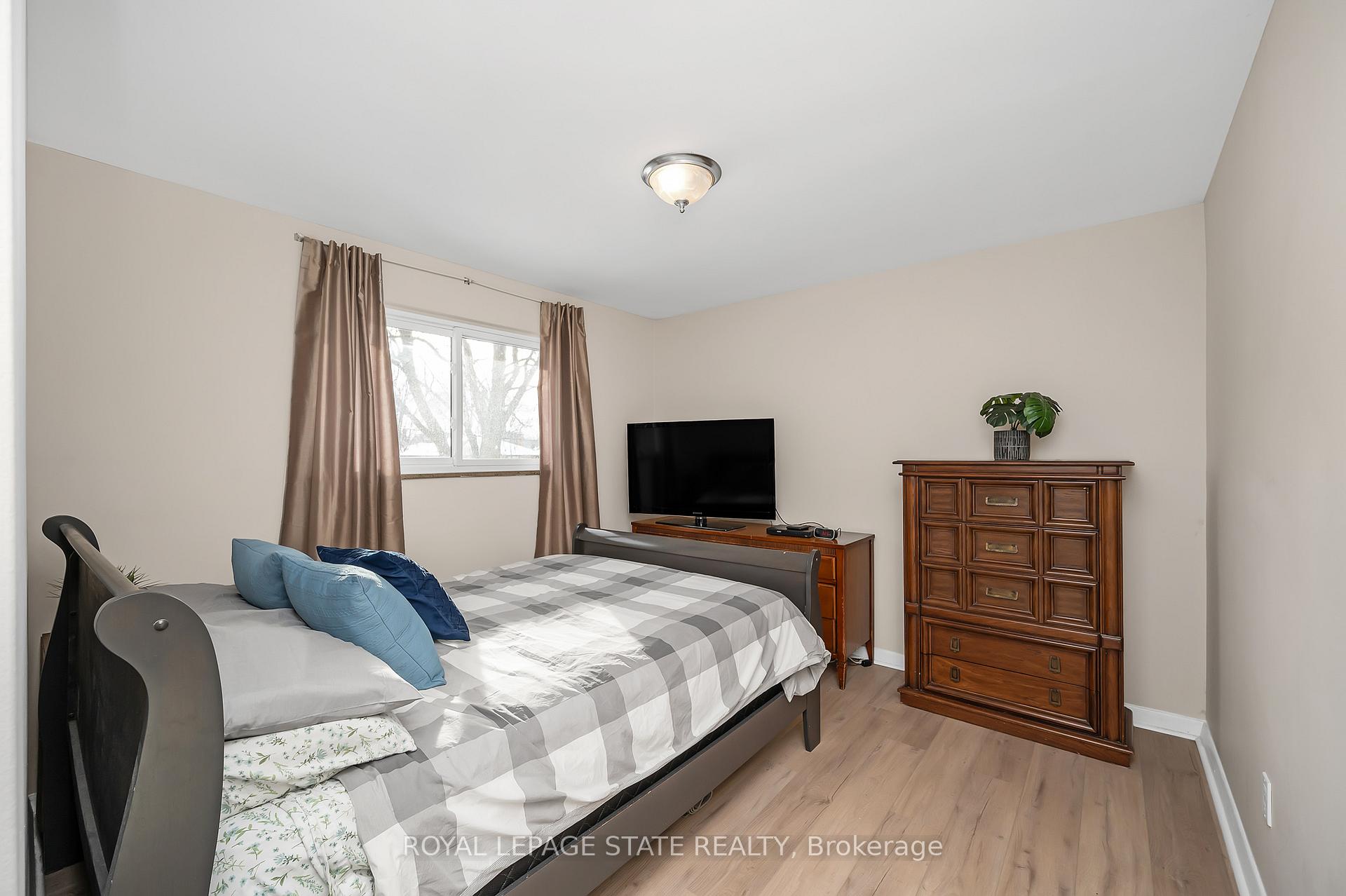 Photo 20 of 1070 Fennell Avenue E, Hamilton, Hampton Heights — HOMEH