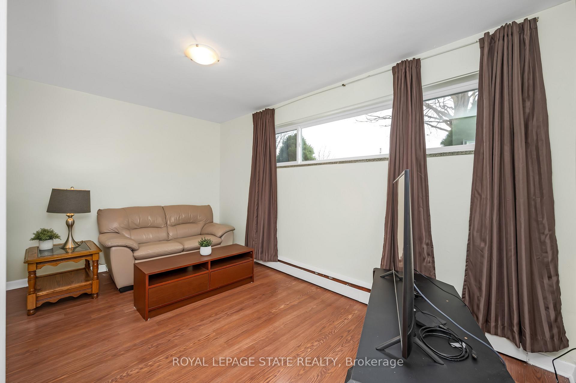 Photo 22 of 1070 Fennell Avenue E, Hamilton, Hampton Heights — HOMEH