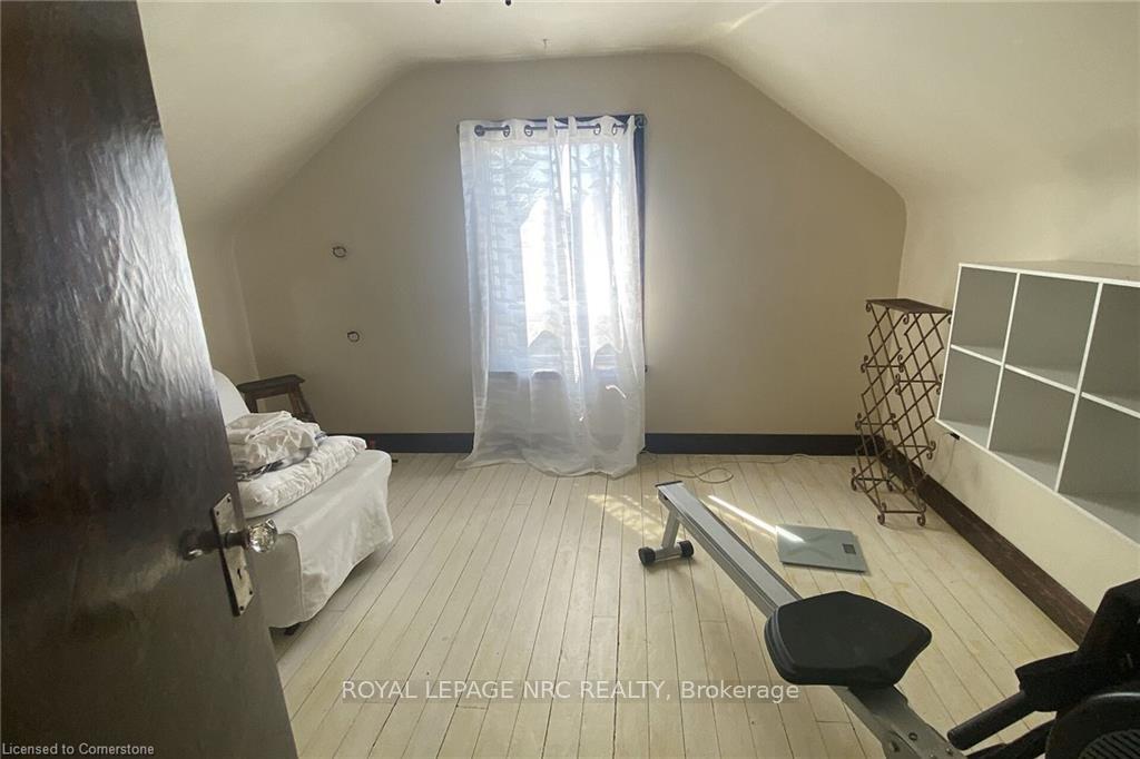 Photo 20 of 10 Eastbourne Avenue, St. Catharines, Facer — HOMEH