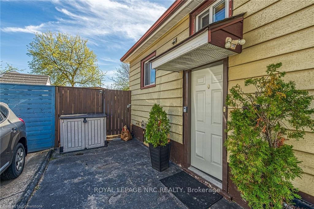 Photo 24 of 10 Eastbourne Avenue, St. Catharines, Facer — HOMEH