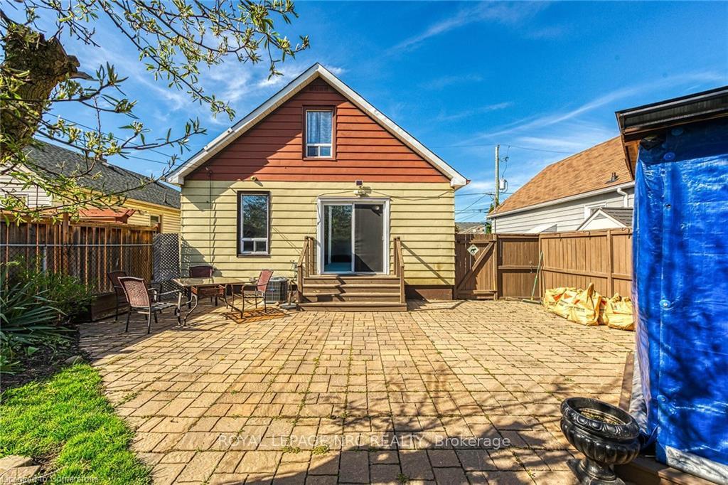 Photo 25 of 10 Eastbourne Avenue, St. Catharines, Facer — HOMEH