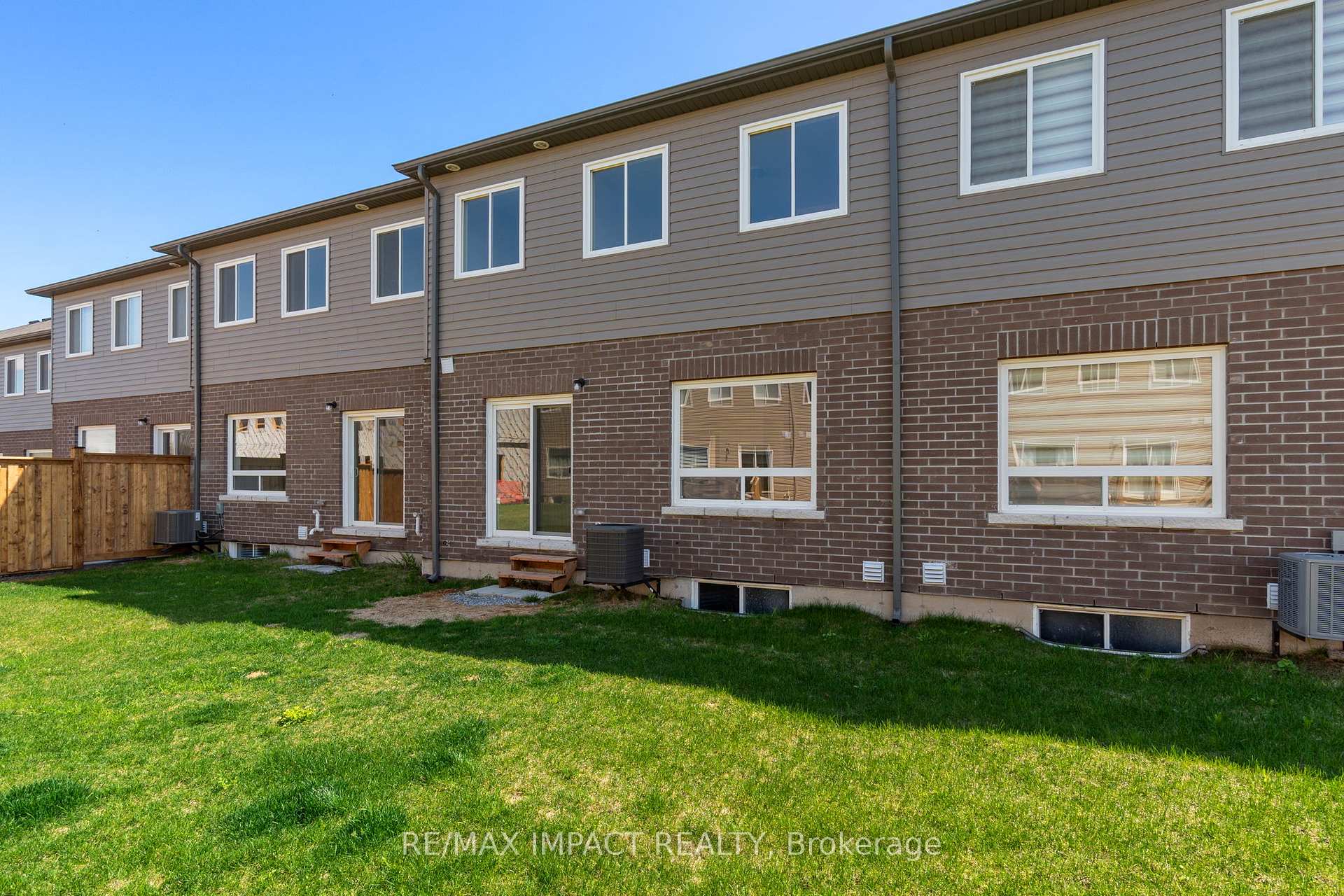 Photo 4 of 477 Hayward Street, Cobourg — HOMEH