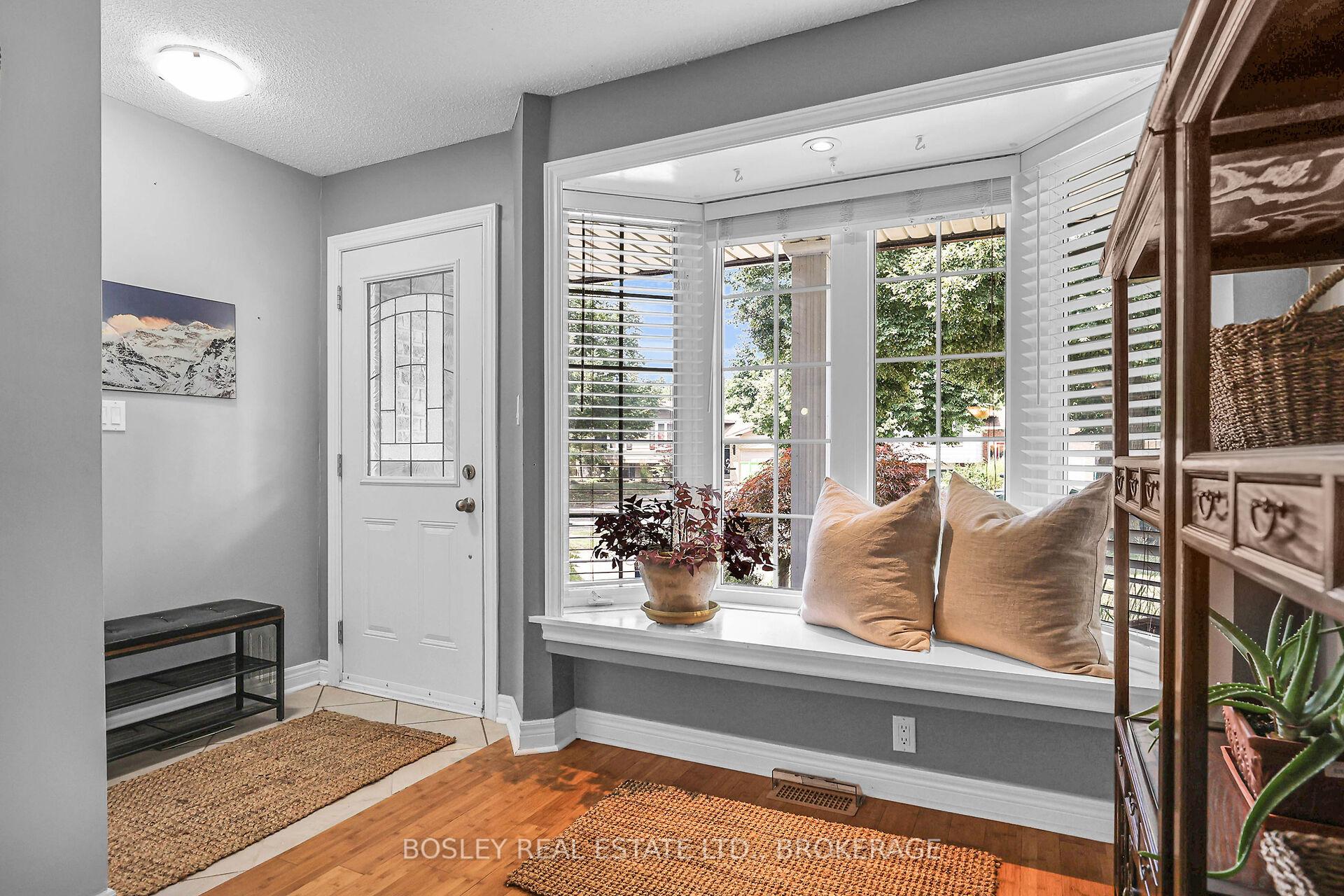 Photo 3 of 8 Kilkenny Drive, St. Catharines, Lakeshore — HOMEH