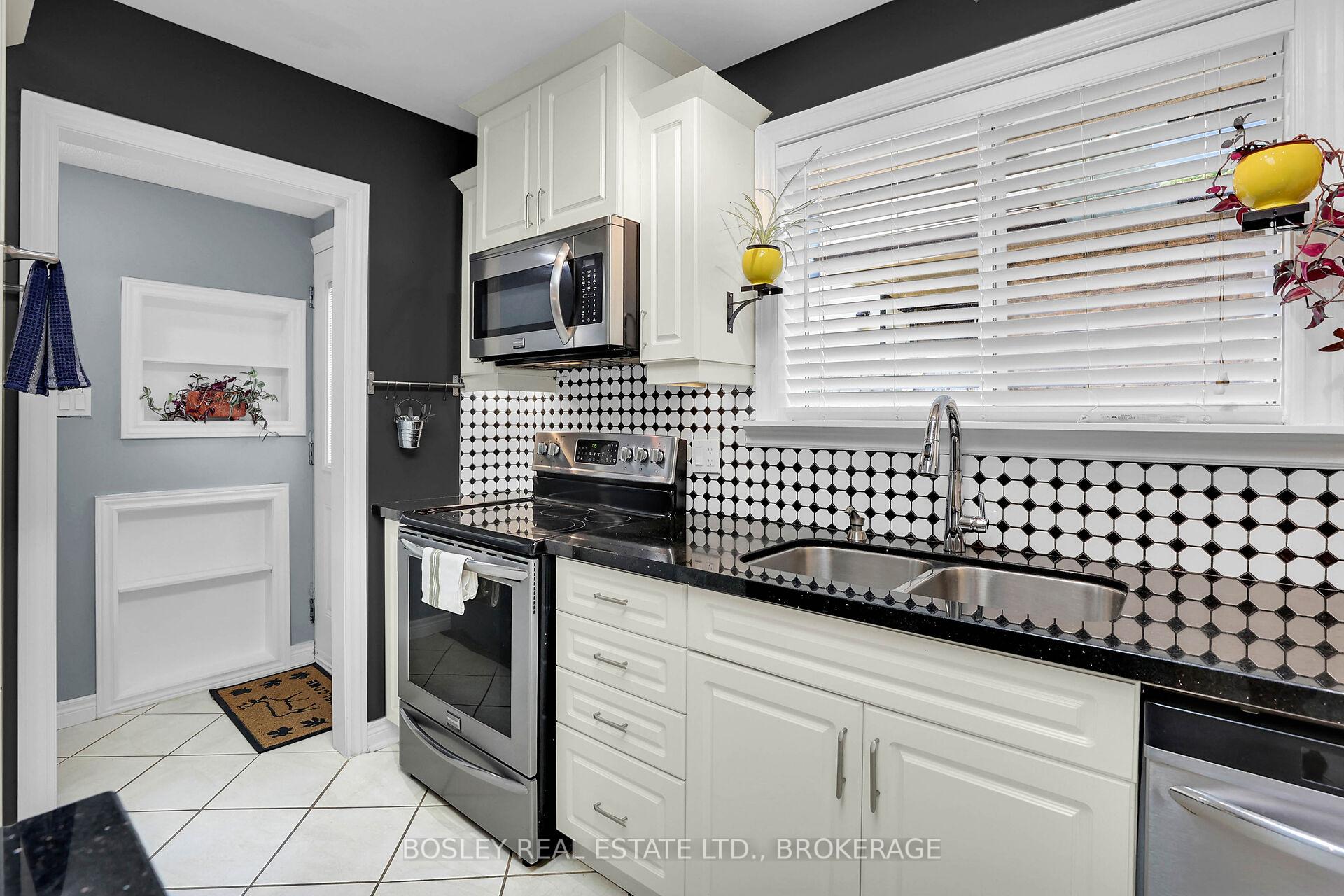 Photo 11 of 8 Kilkenny Drive, St. Catharines, Lakeshore — HOMEH