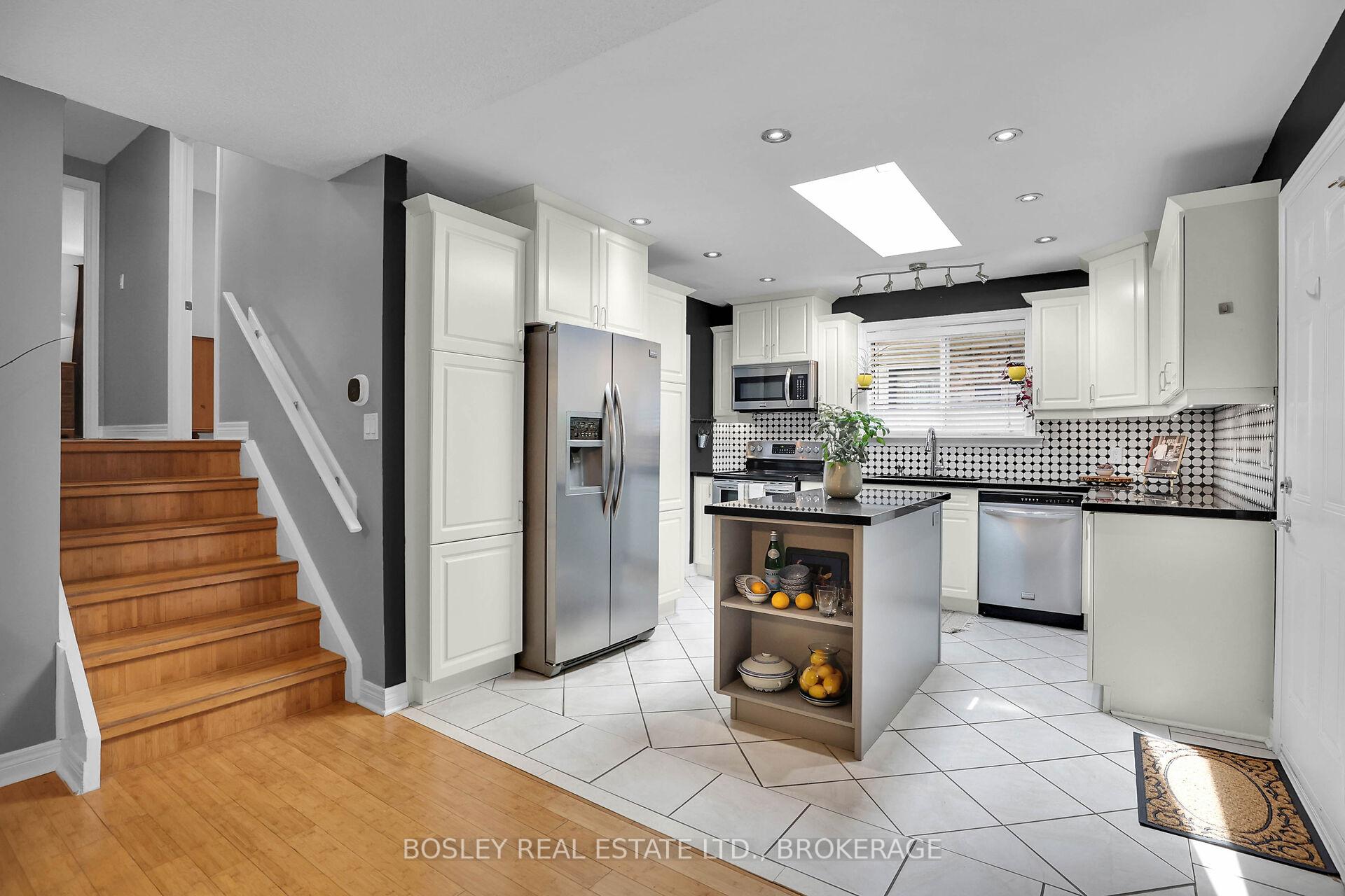 Photo 13 of 8 Kilkenny Drive, St. Catharines, Lakeshore — HOMEH