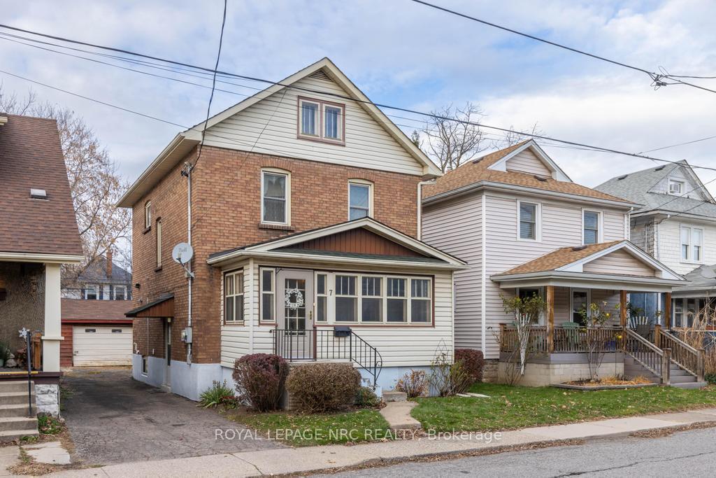 Photo 3 of 7 Chaplin Avenue, St. Catharines, Downtown — HOMEH