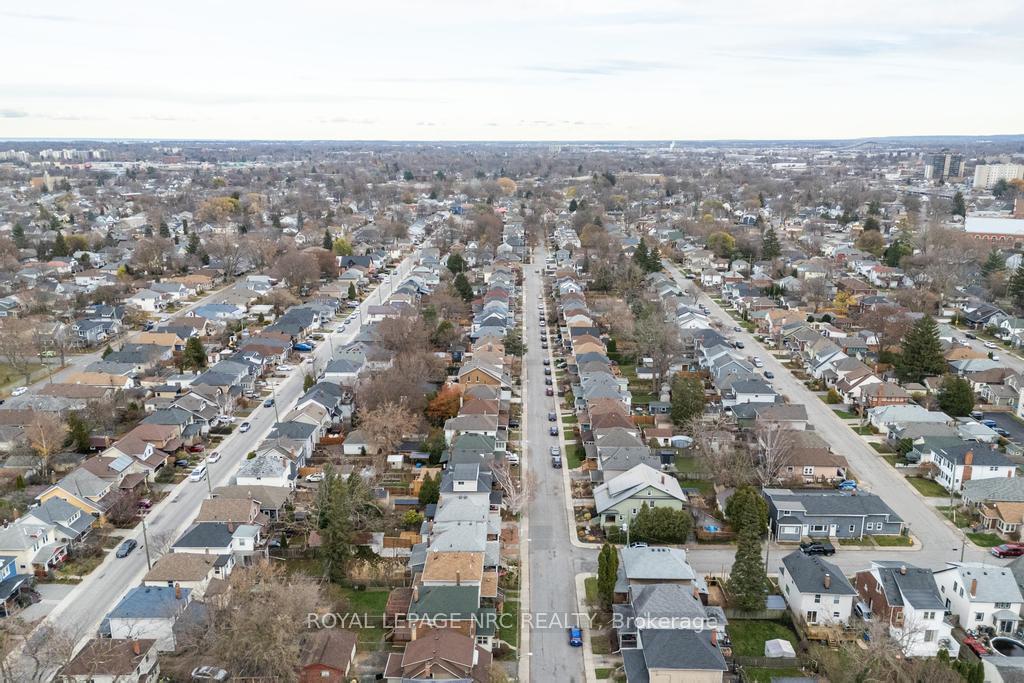 Photo 46 of 7 Chaplin Avenue, St. Catharines, Downtown — HOMEH