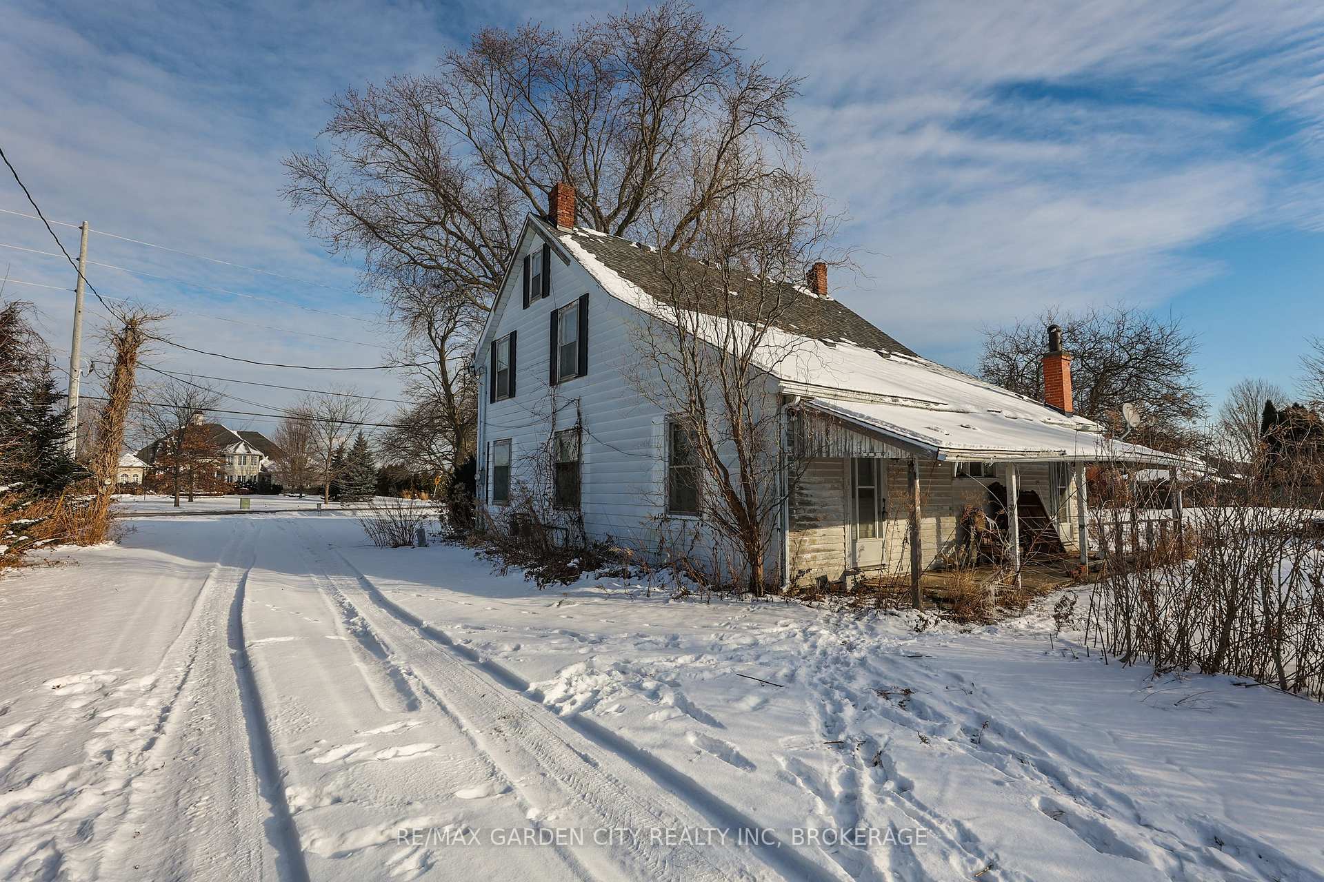 Photo 5 of 1013 Lakeshore Road W, St. Catharines, Rural Port — HOMEH