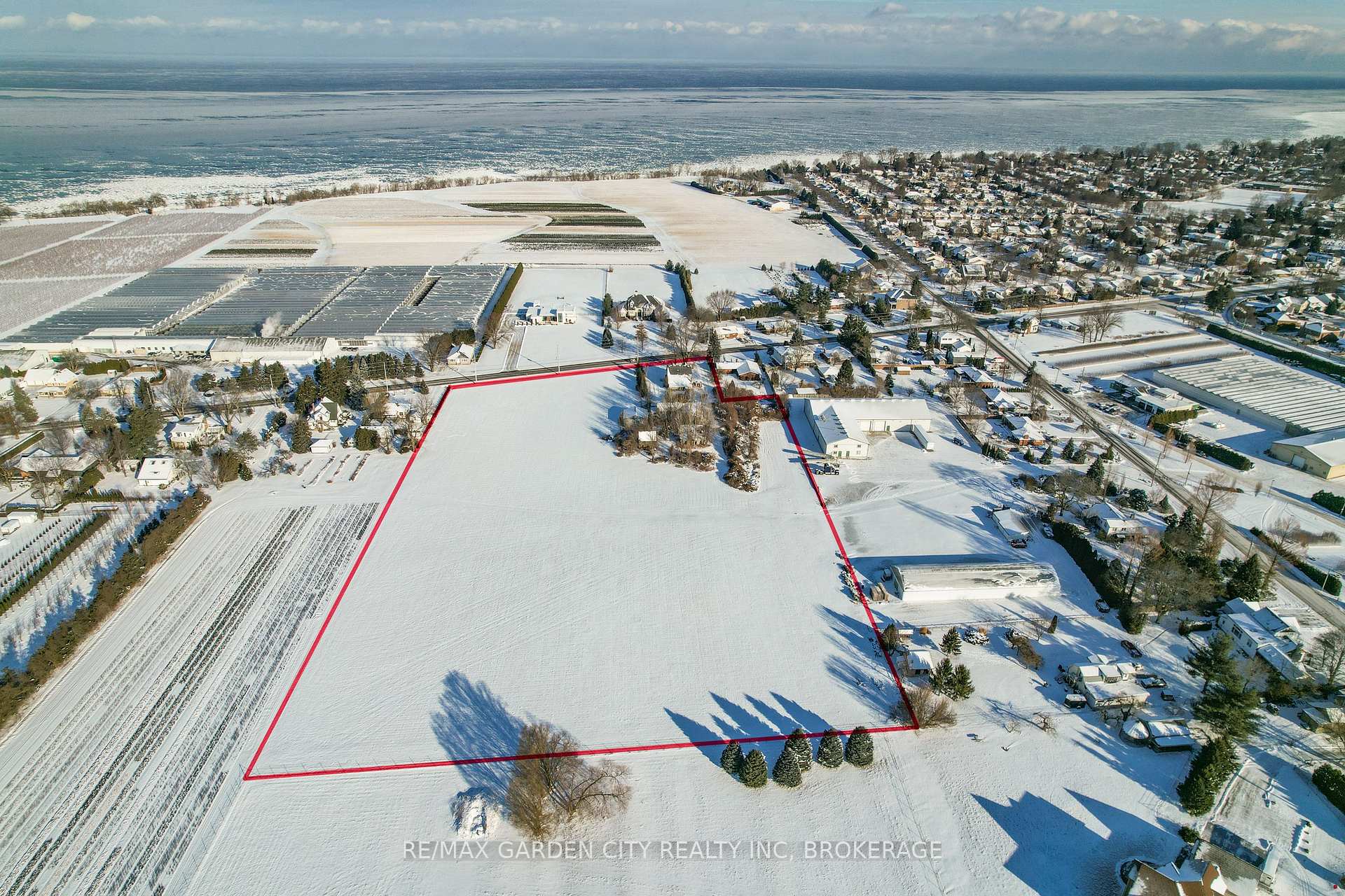 Photo 11 of 1013 Lakeshore Road W, St. Catharines, Rural Port — HOMEH