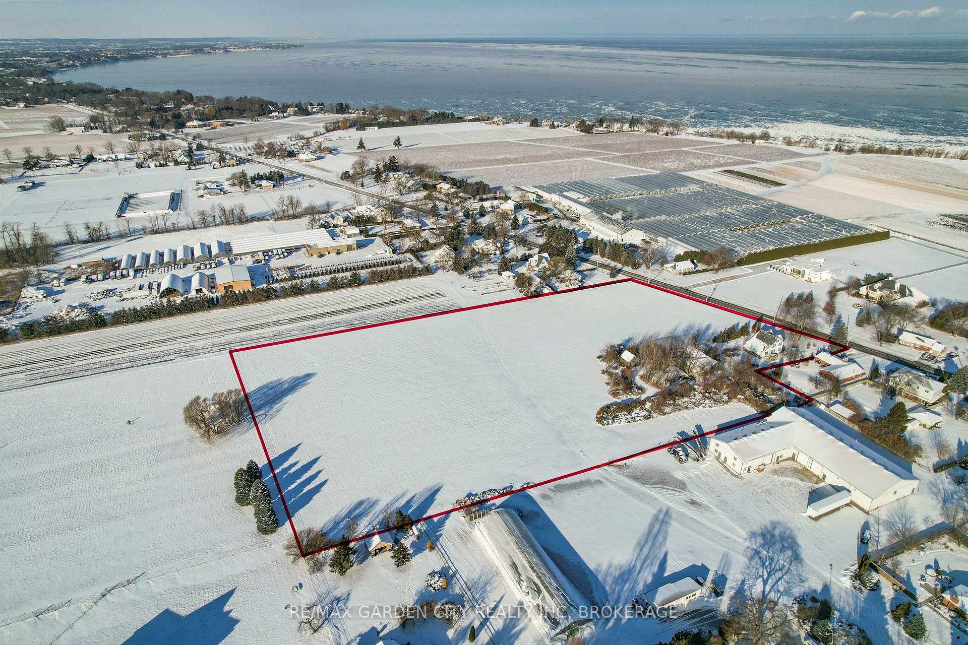 Photo 12 of 1013 Lakeshore Road W, St. Catharines, Rural Port — HOMEH