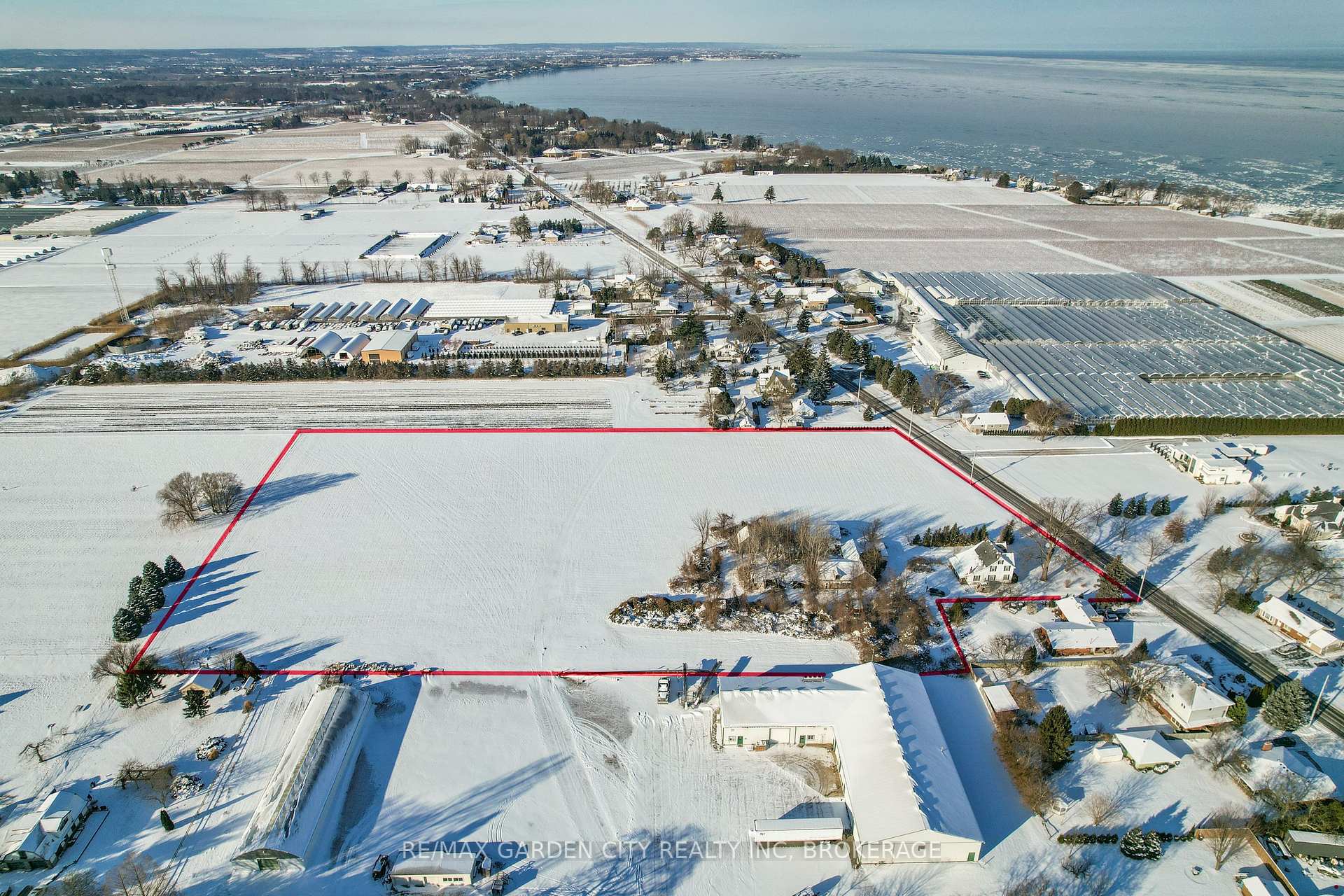 Photo 17 of 1013 Lakeshore Road W, St. Catharines, Rural Port — HOMEH