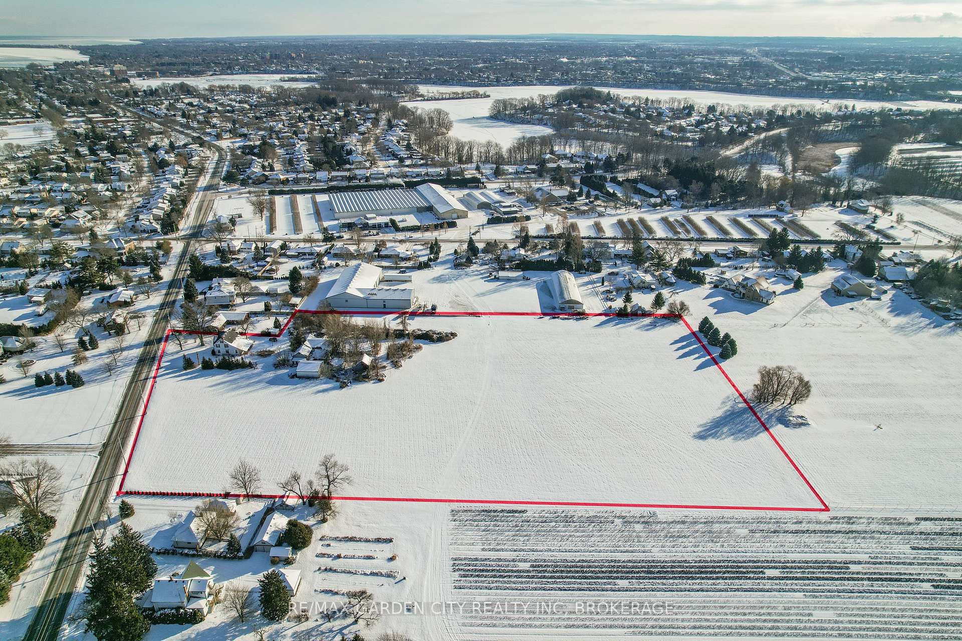 Photo 19 of 1013 Lakeshore Road W, St. Catharines, Rural Port — HOMEH