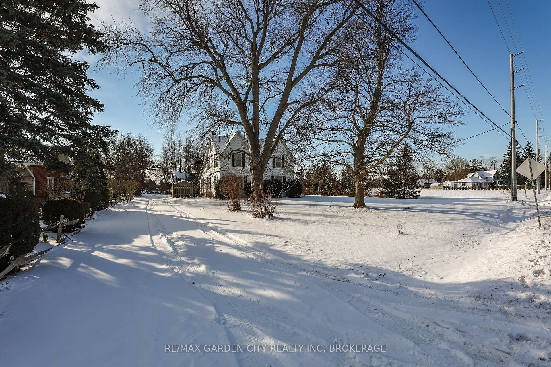 Photo 20 of 1013 Lakeshore Road W, St. Catharines, Rural Port — HOMEH
