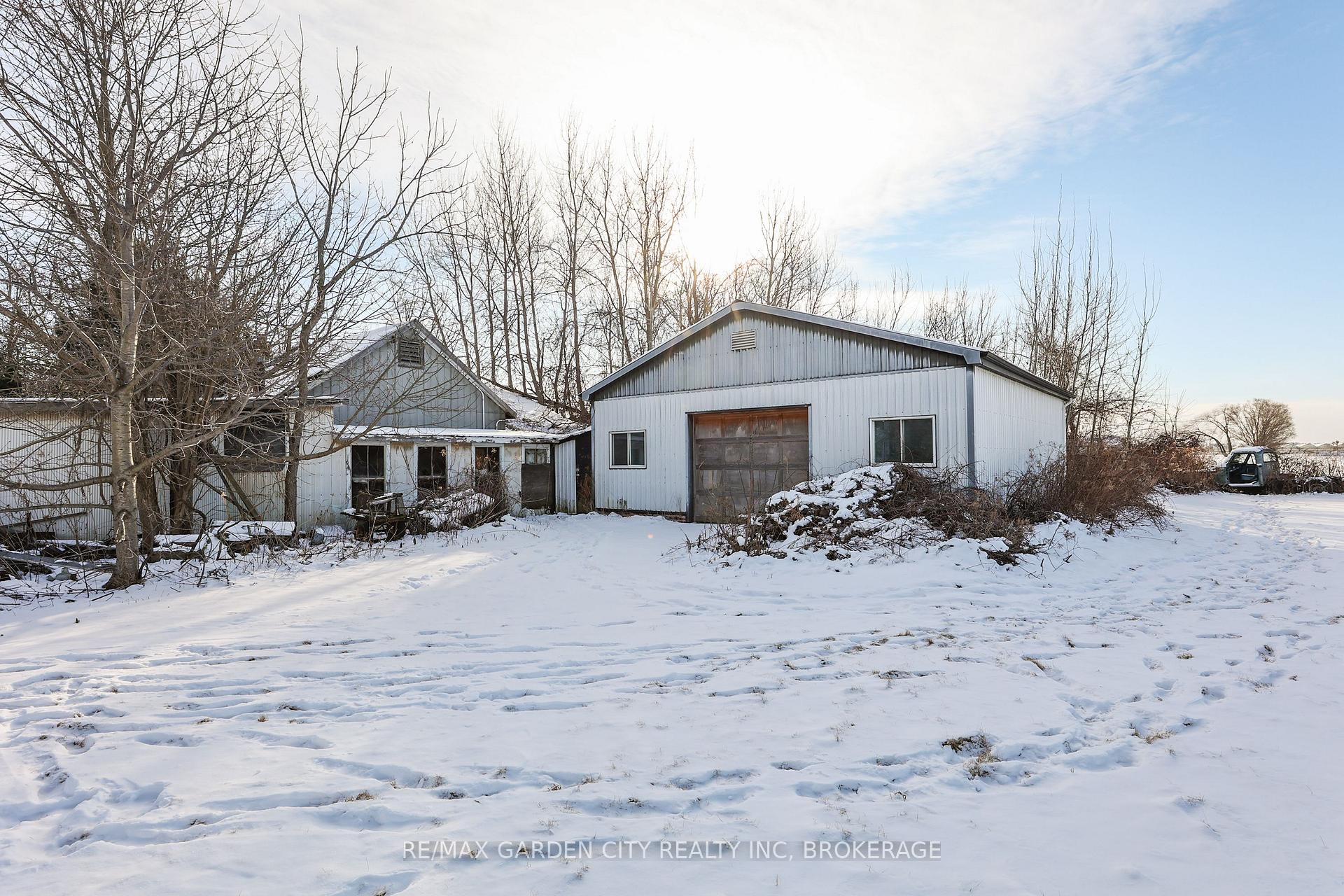 Photo 21 of 1013 Lakeshore Road W, St. Catharines, Rural Port — HOMEH