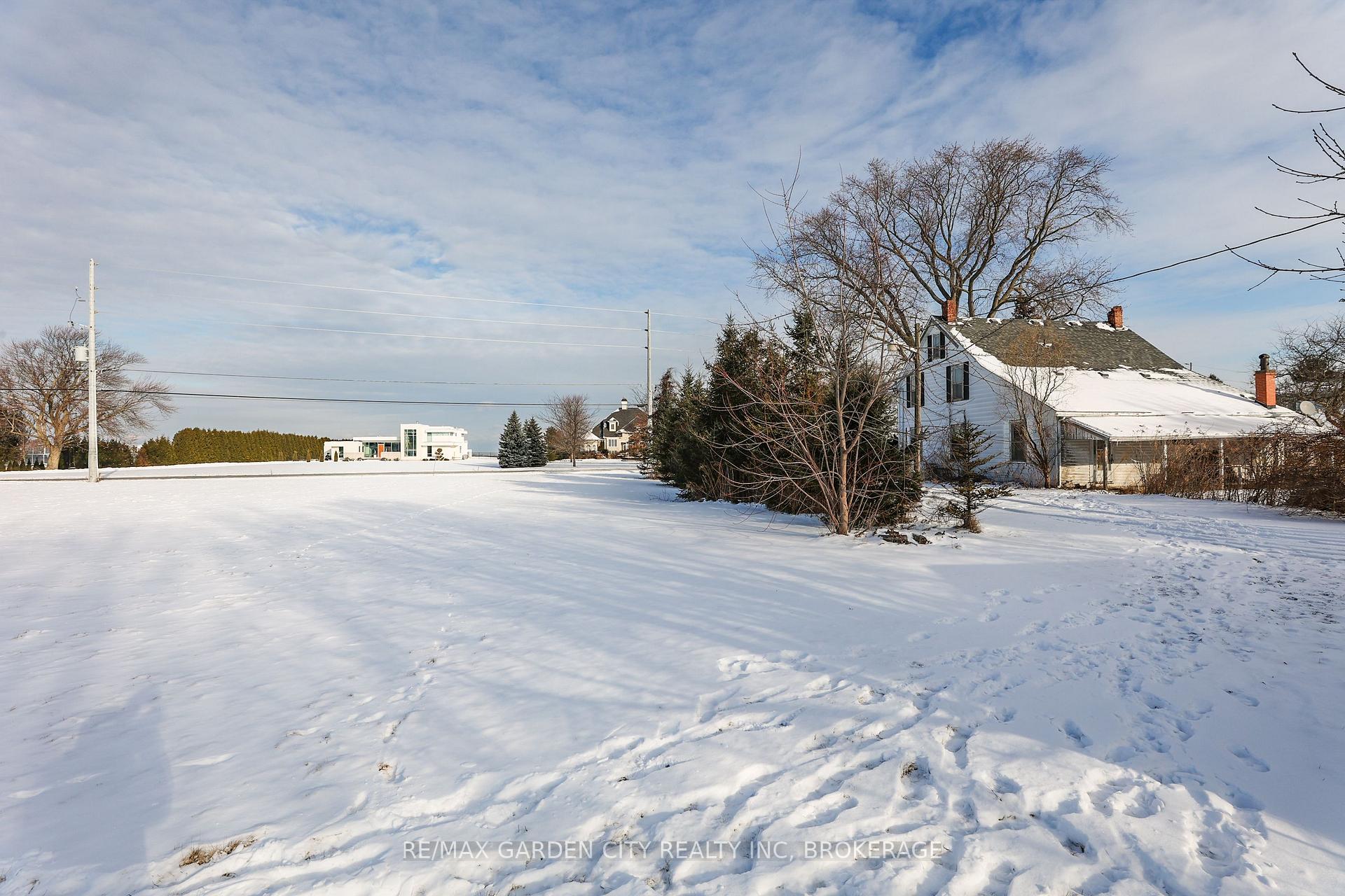 Photo 22 of 1013 Lakeshore Road W, St. Catharines, Rural Port — HOMEH