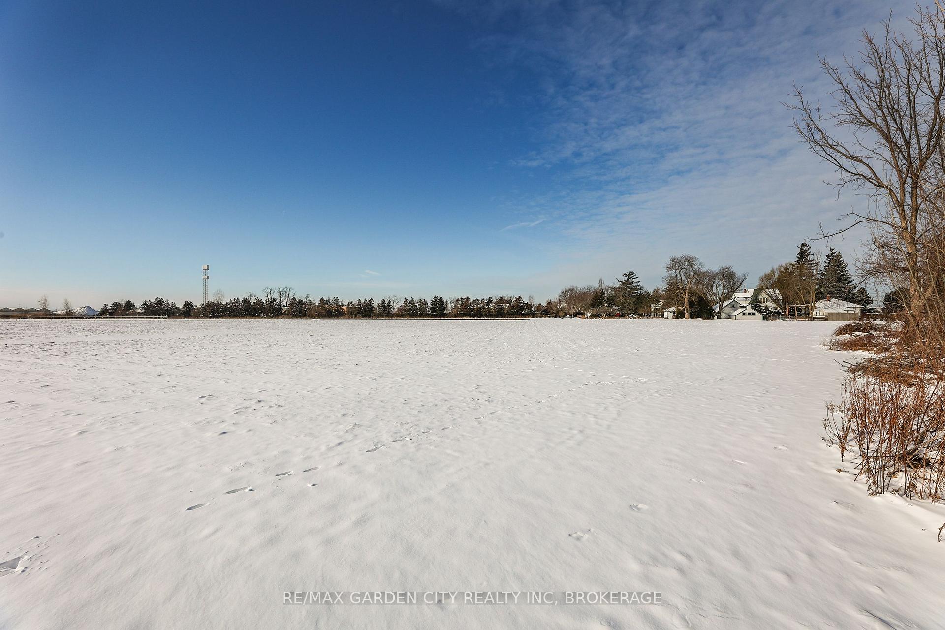 Photo 23 of 1013 Lakeshore Road W, St. Catharines, Rural Port — HOMEH