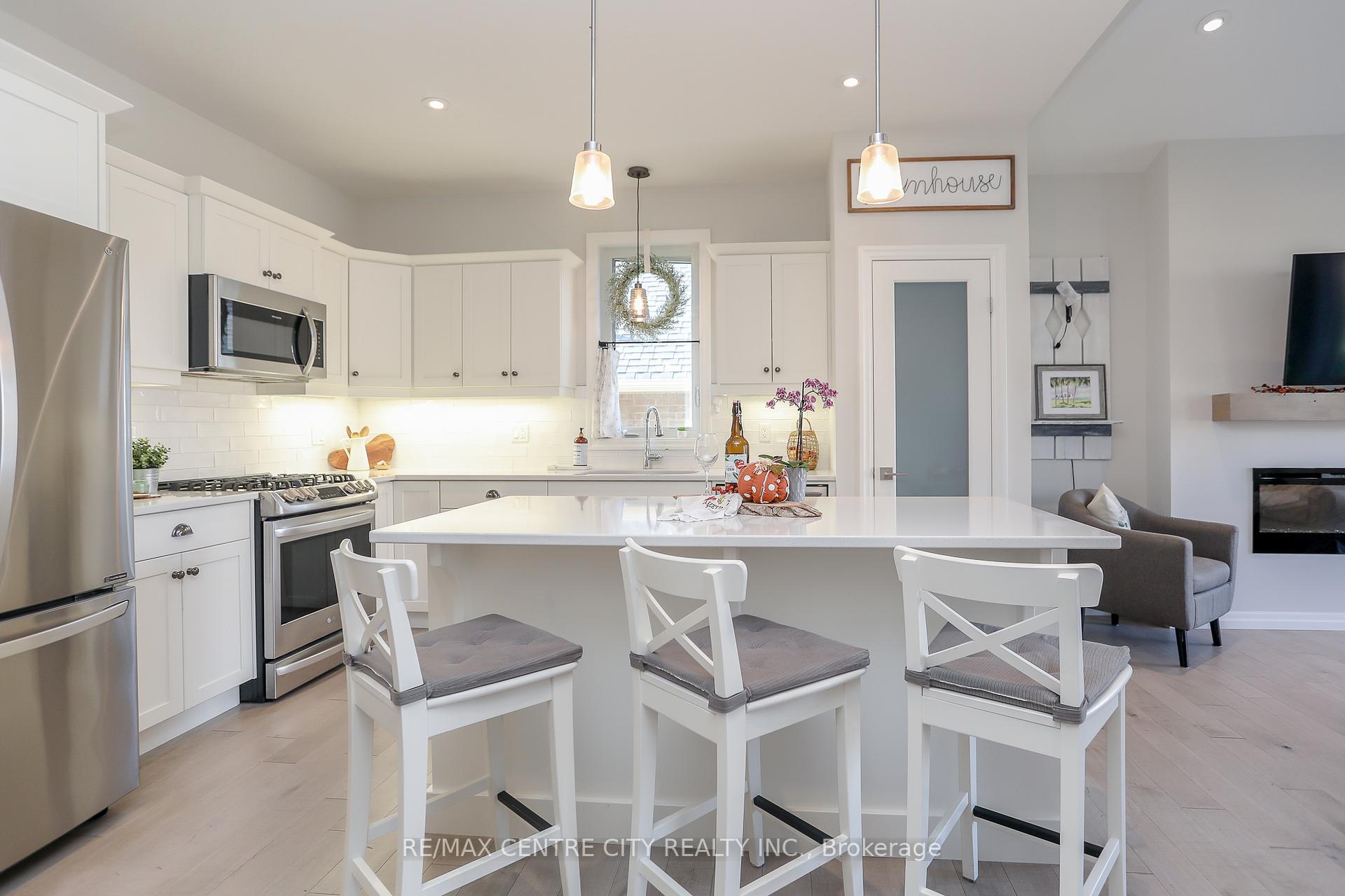 Photo 12 of 11 Cortland Terrace, St. Thomas — HOMEH