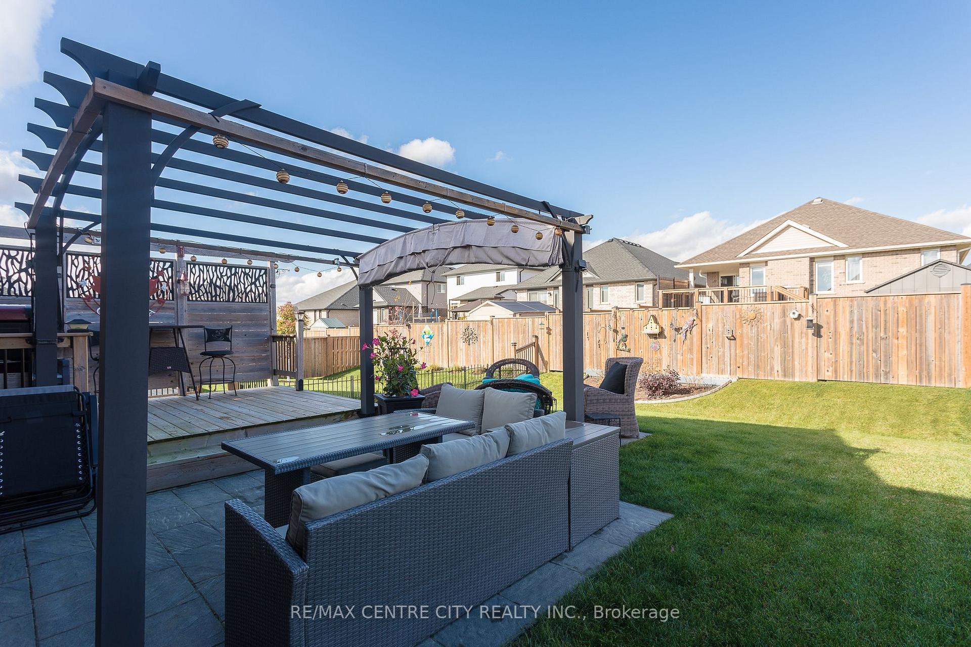 Photo 38 of 11 Cortland Terrace, St. Thomas — HOMEH