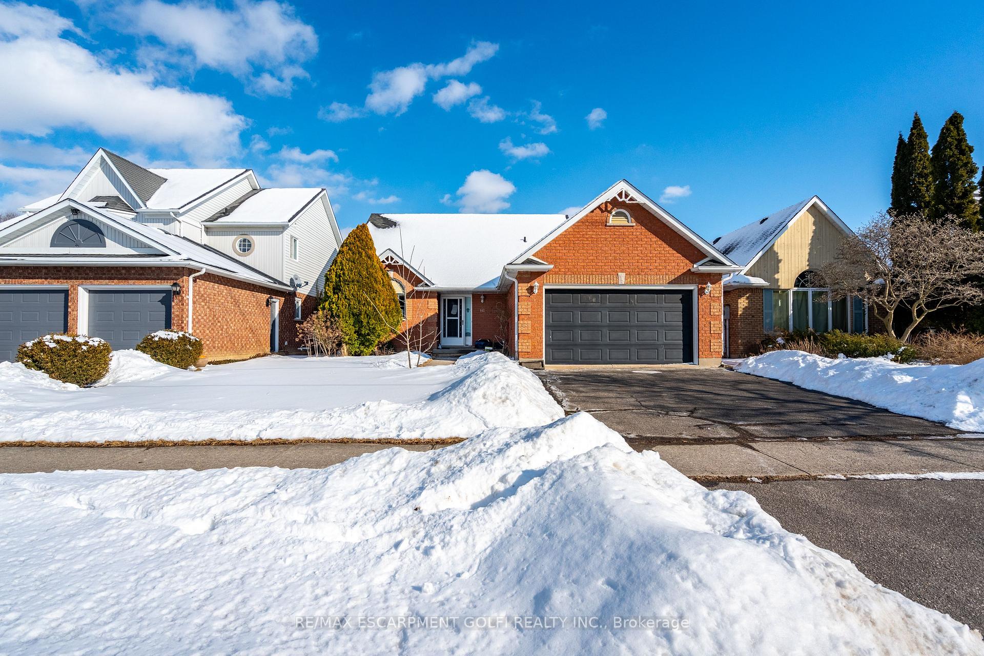 Photo 2 of 142 Vansickle Street, St. Catharines, Rykert/Vansickle — HOMEH