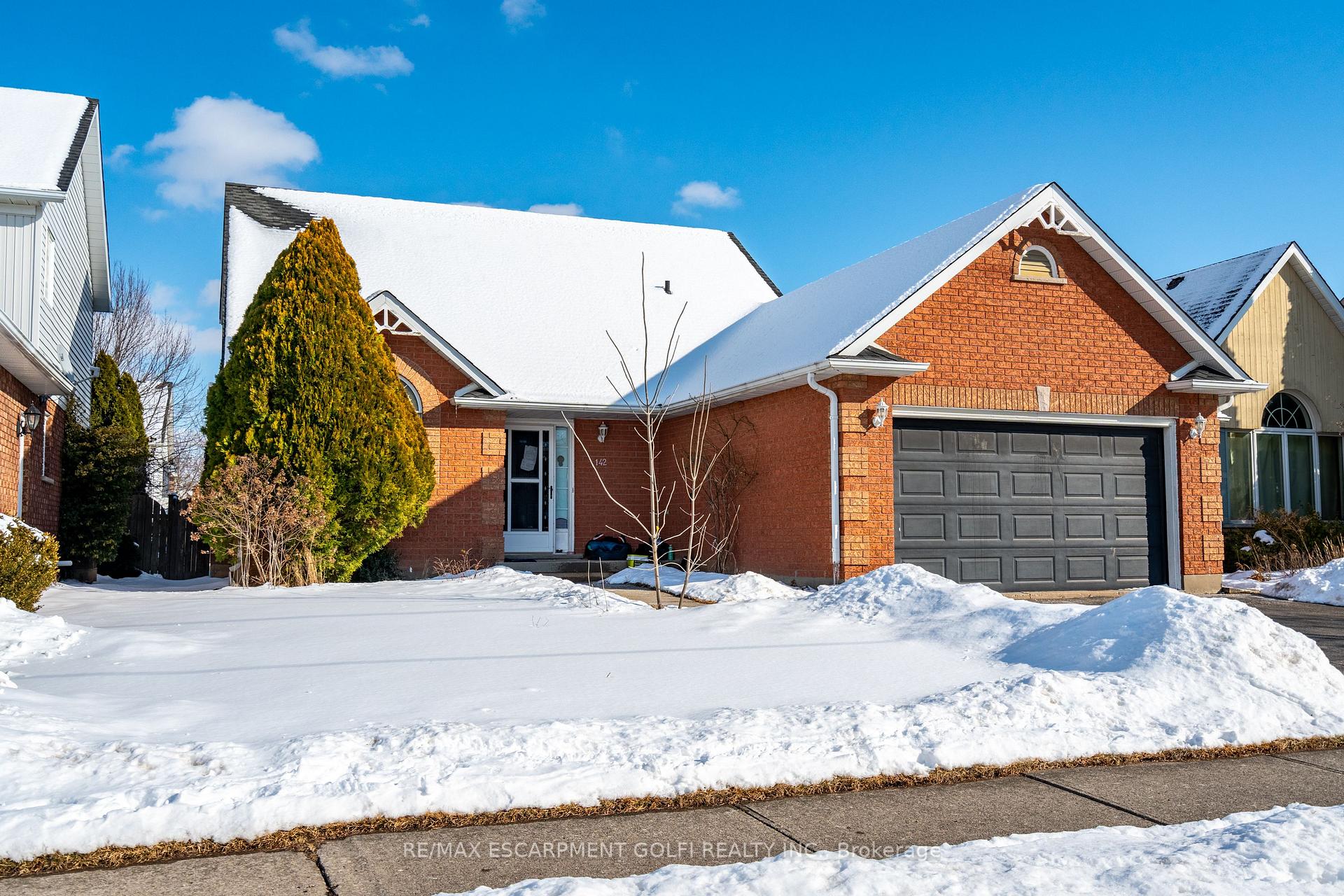 Photo 3 of 142 Vansickle Street, St. Catharines, Rykert/Vansickle — HOMEH