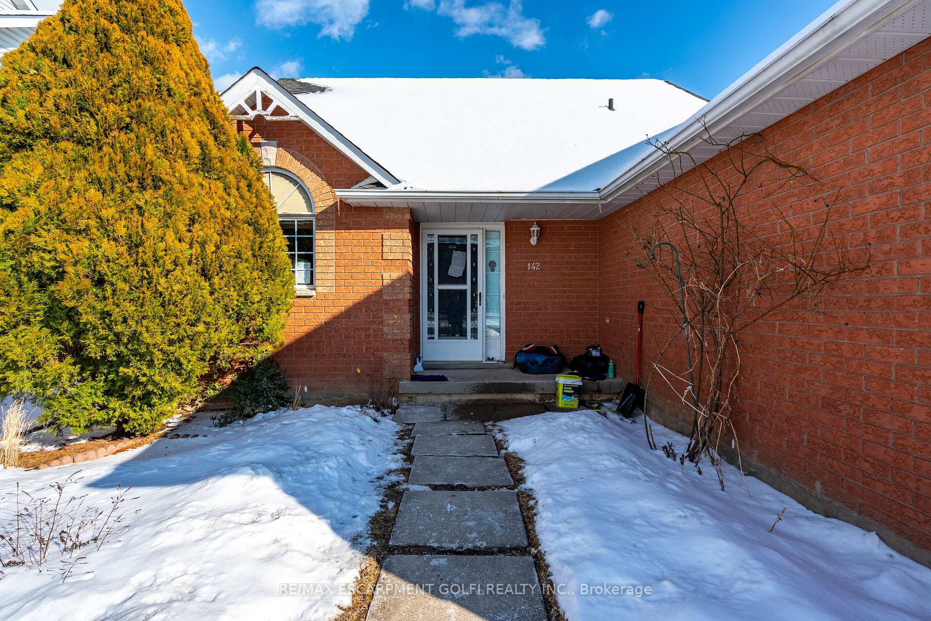 Photo 5 of 142 Vansickle Street, St. Catharines, Rykert/Vansickle — HOMEH
