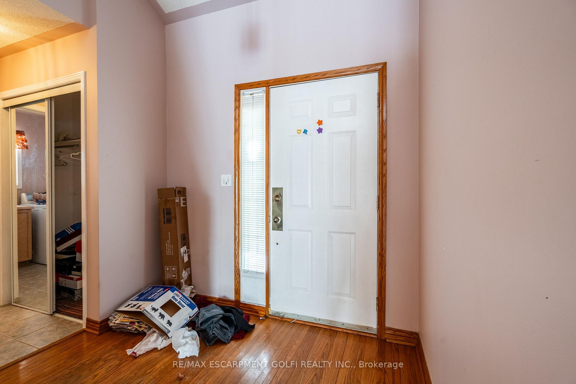 Photo 6 of 142 Vansickle Street, St. Catharines, Rykert/Vansickle — HOMEH