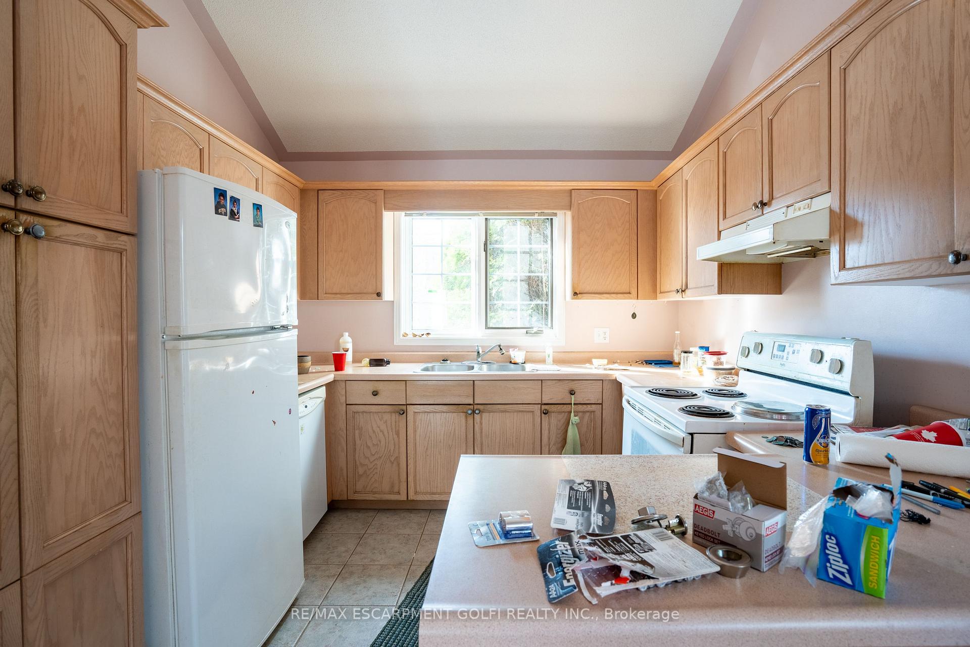 Photo 14 of 142 Vansickle Street, St. Catharines, Rykert/Vansickle — HOMEH