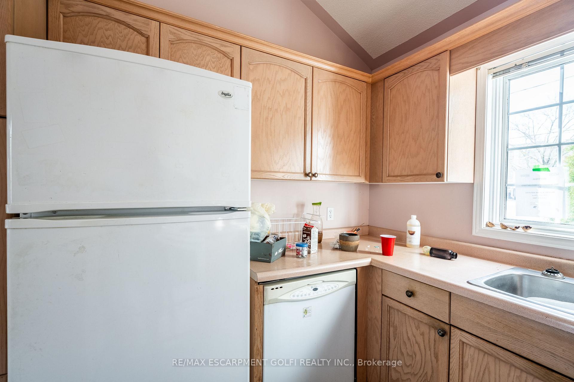 Photo 15 of 142 Vansickle Street, St. Catharines, Rykert/Vansickle — HOMEH
