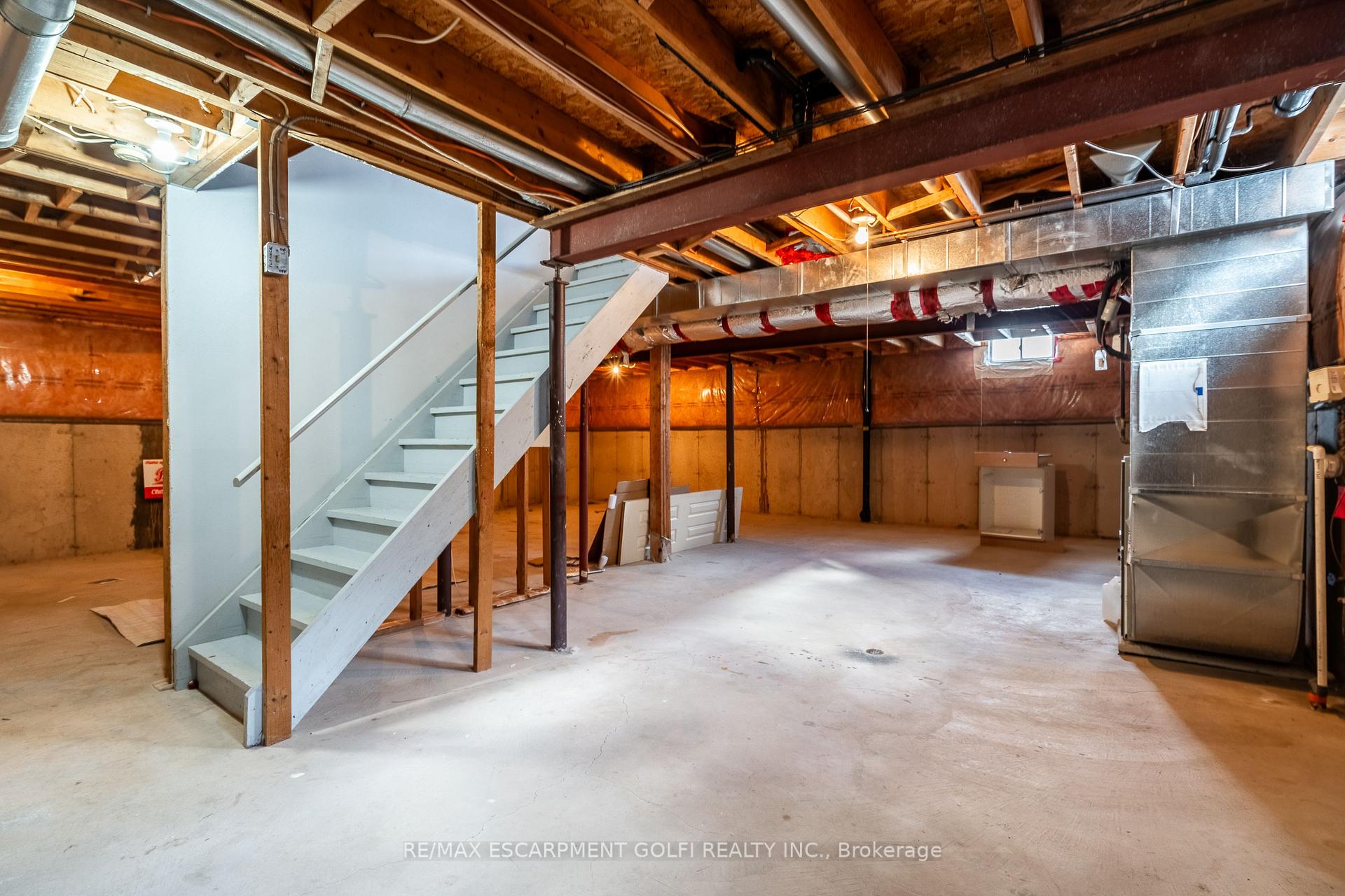 Photo 29 of 142 Vansickle Street, St. Catharines, Rykert/Vansickle — HOMEH