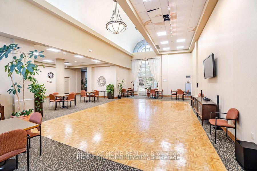 Photo 11 of Unit 608, 11 Thorncliffe Pk Drive, Toronto, Thorncliffe Park — HOMEH
