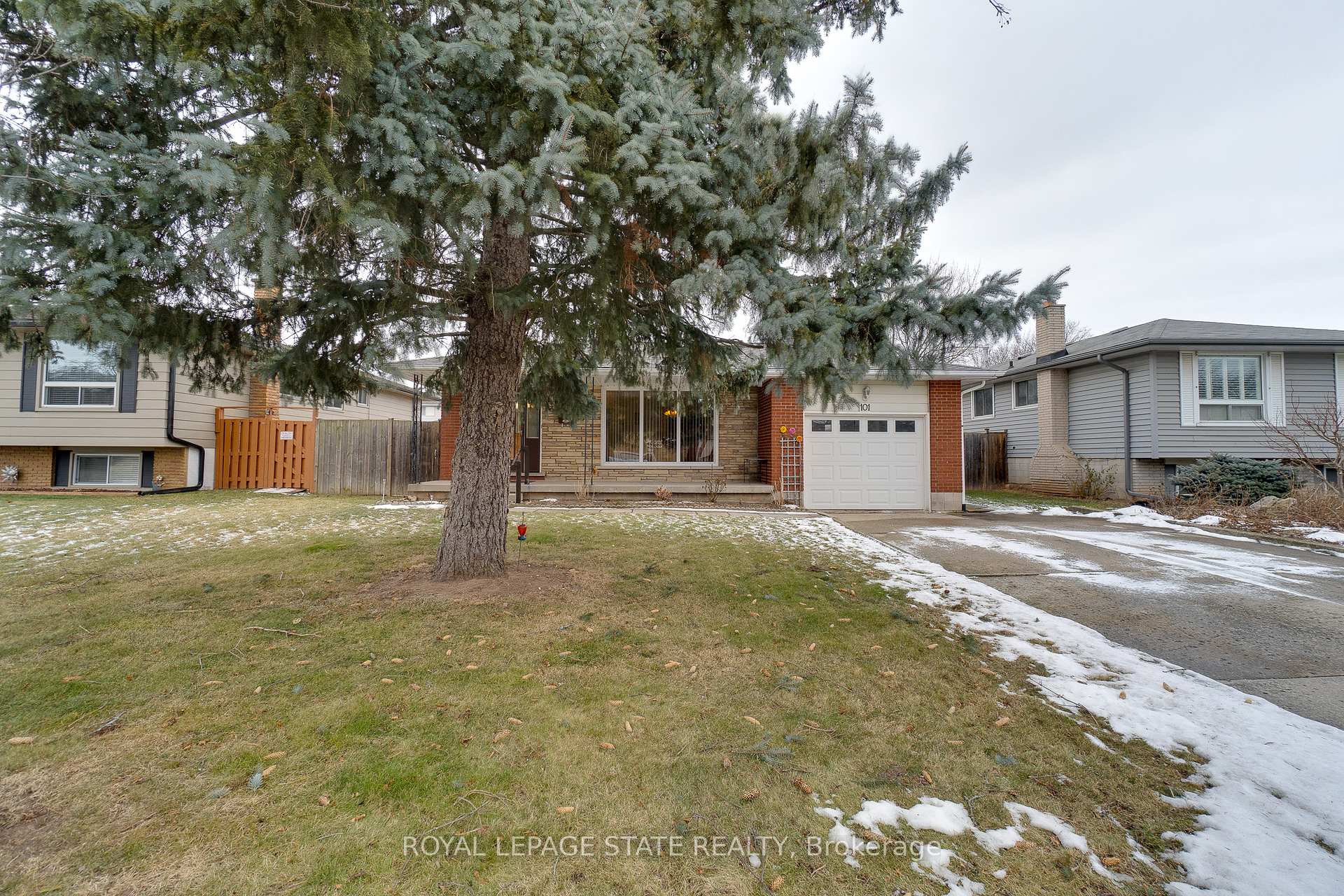 Photo 2 of 101 Stoney Brook Drive, Hamilton, Stoney Creek — HOMEH