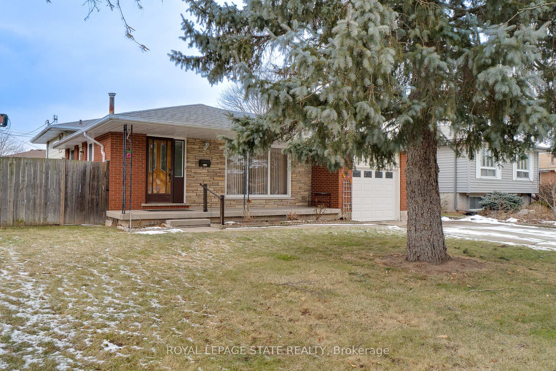 Photo 3 of 101 Stoney Brook Drive, Hamilton, Stoney Creek — HOMEH