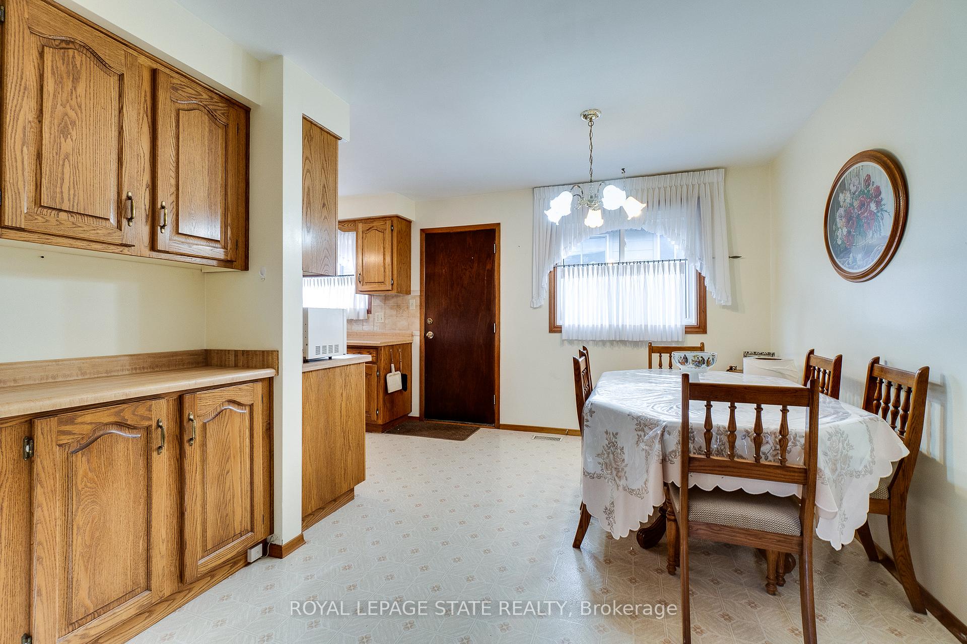 Photo 7 of 101 Stoney Brook Drive, Hamilton, Stoney Creek — HOMEH