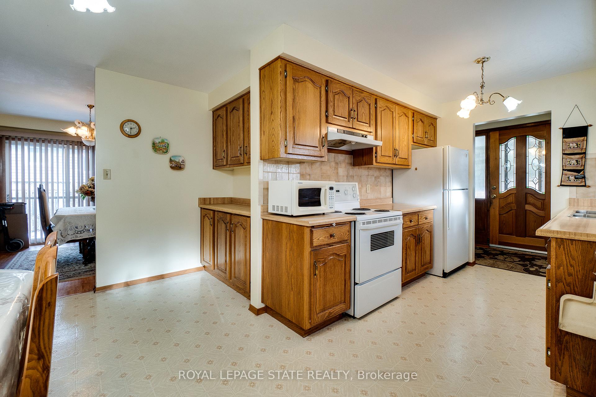 Photo 8 of 101 Stoney Brook Drive, Hamilton, Stoney Creek — HOMEH