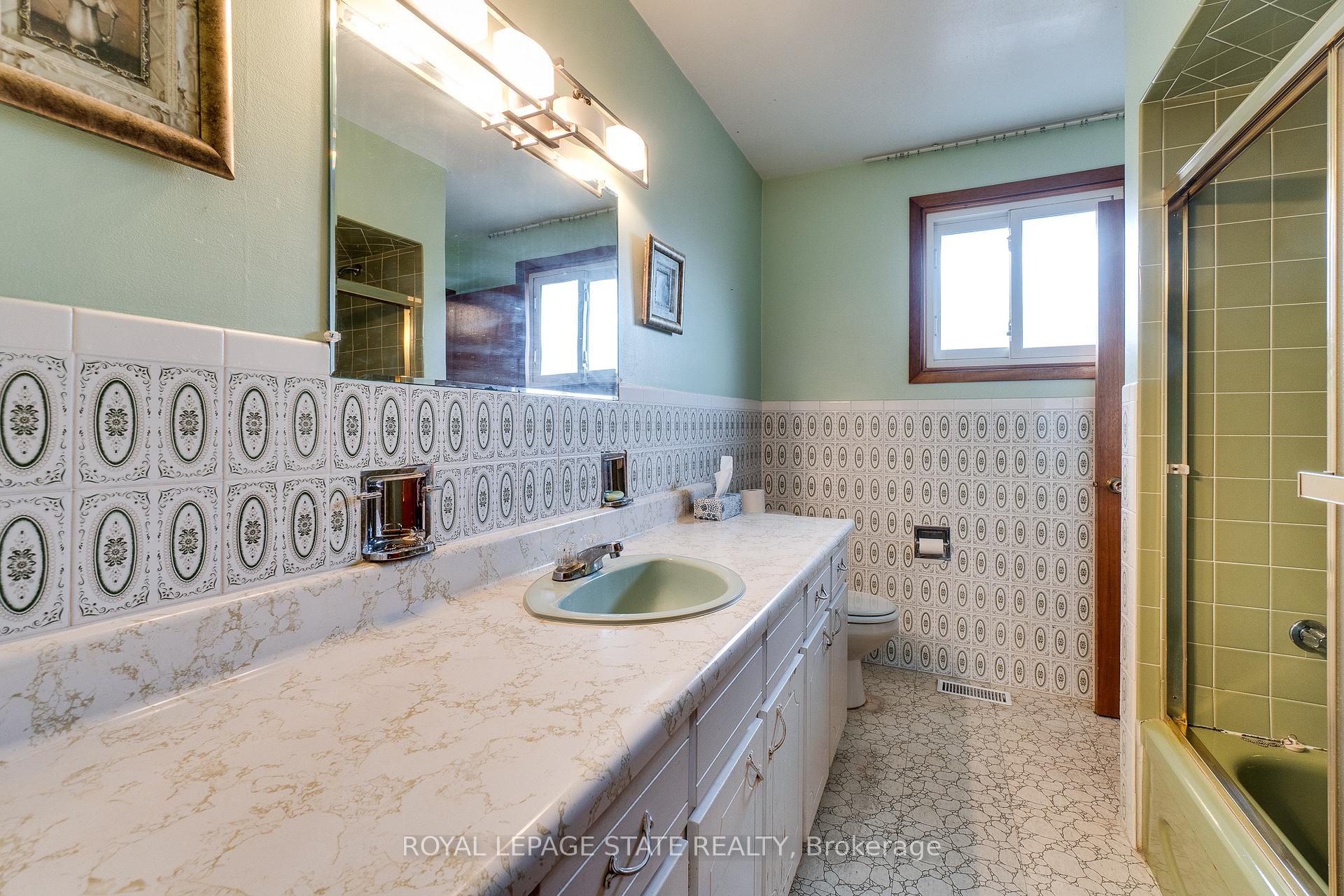 Photo 12 of 101 Stoney Brook Drive, Hamilton, Stoney Creek — HOMEH