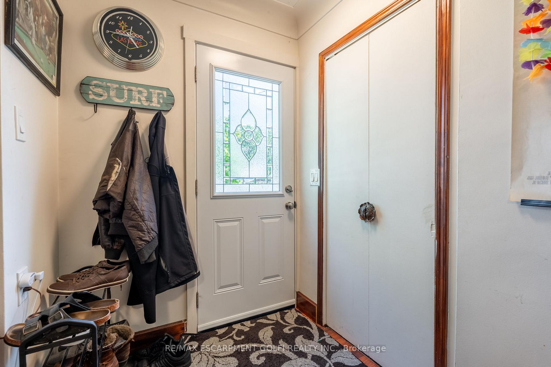 Photo 3 of 48 Merigold Street, St. Catharines, Western Hill — HOMEH