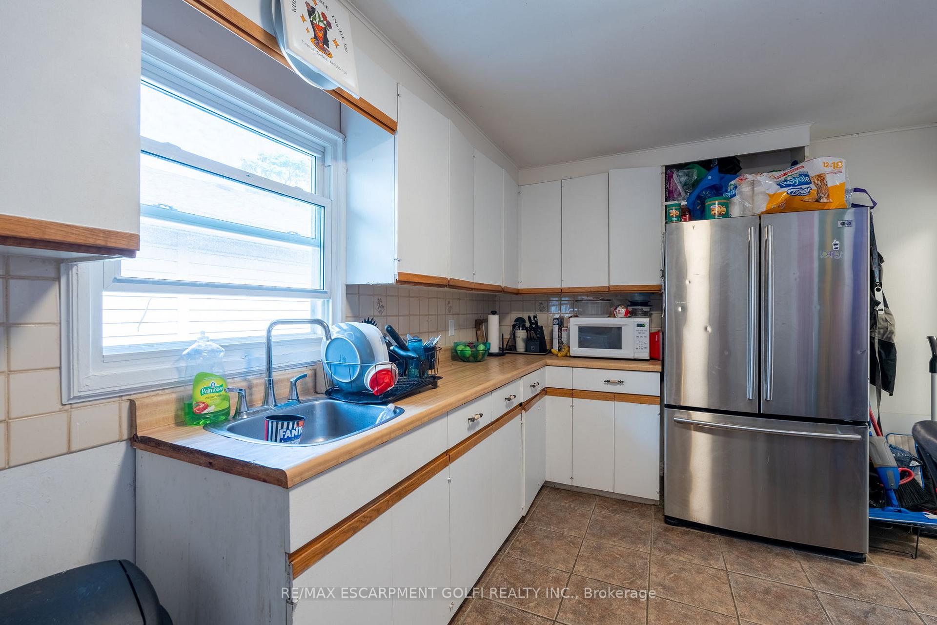 Photo 9 of 48 Merigold Street, St. Catharines, Western Hill — HOMEH