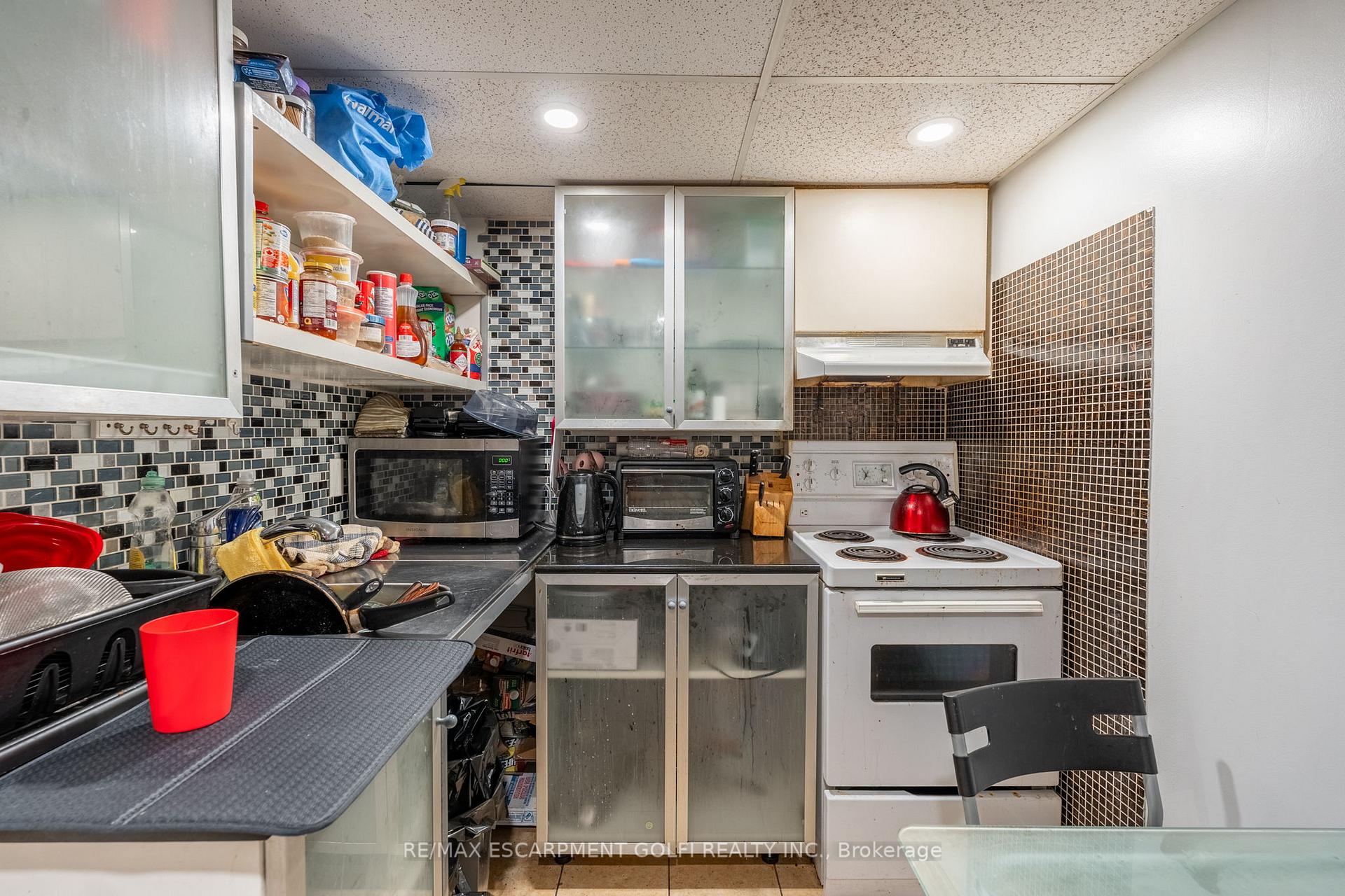 Photo 17 of 48 Merigold Street, St. Catharines, Western Hill — HOMEH