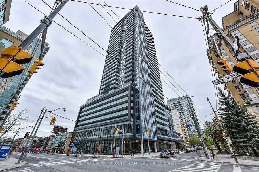 Front of Unit 1709, 125 Redpath Avenue