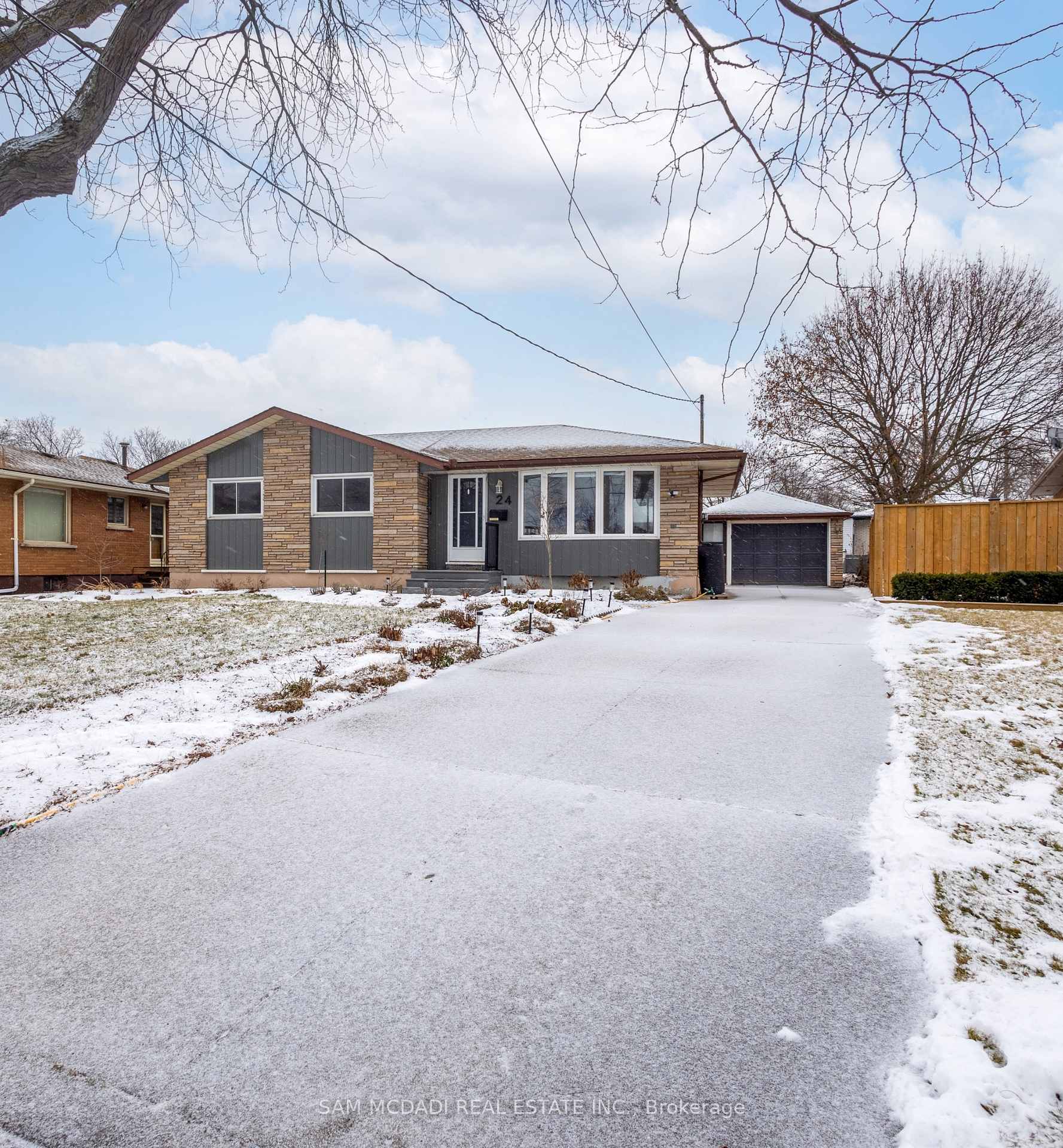 Photo 2 of 24 Regent Drive, St. Catharines, Vine/Linwell — HOMEH
