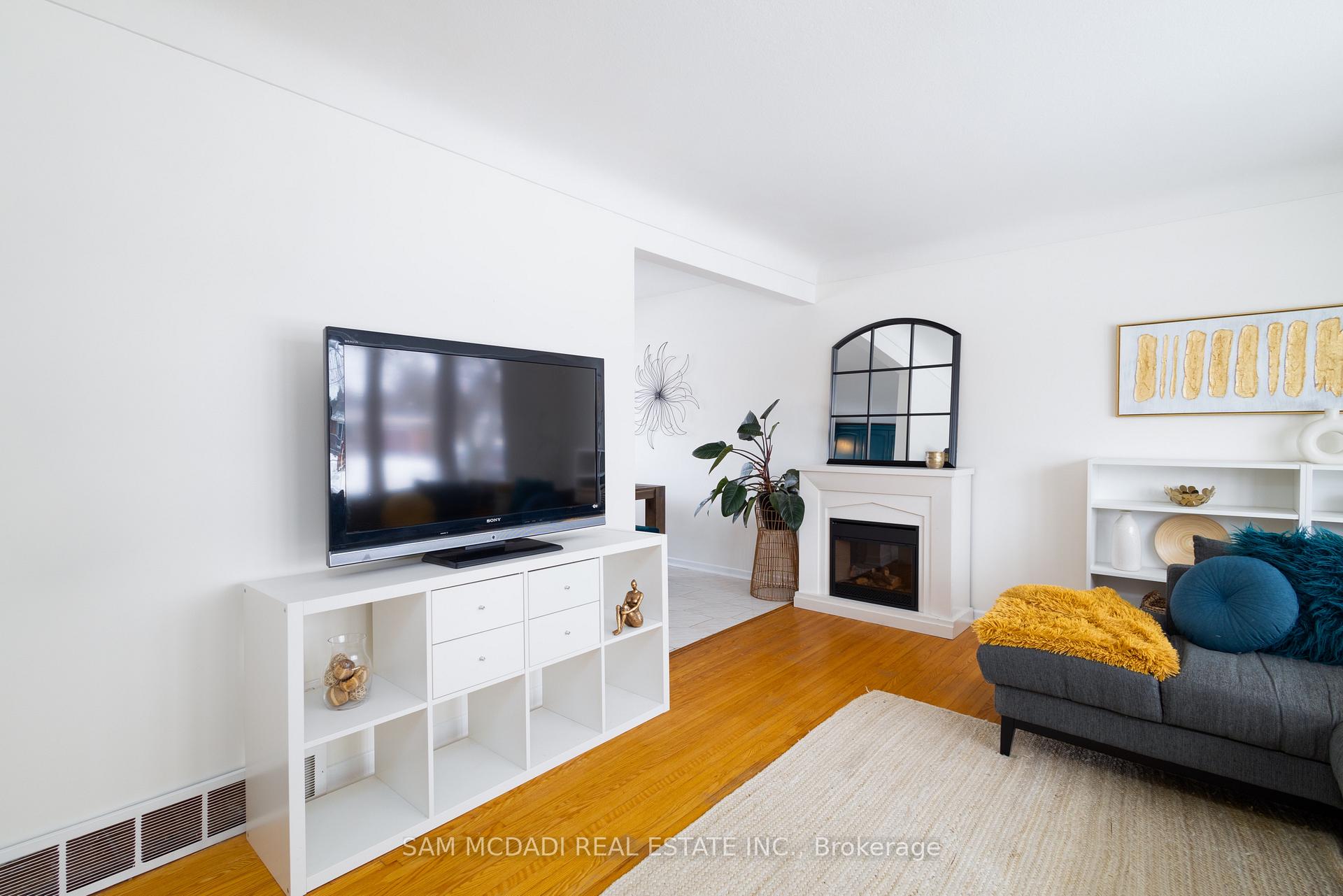 Photo 6 of 24 Regent Drive, St. Catharines, Vine/Linwell — HOMEH