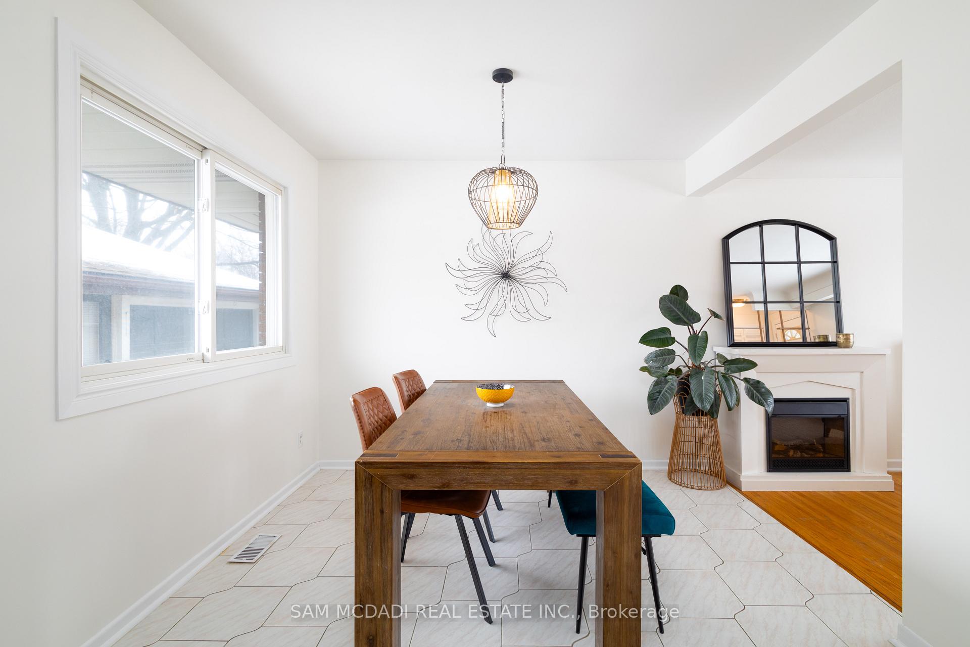 Photo 8 of 24 Regent Drive, St. Catharines, Vine/Linwell — HOMEH