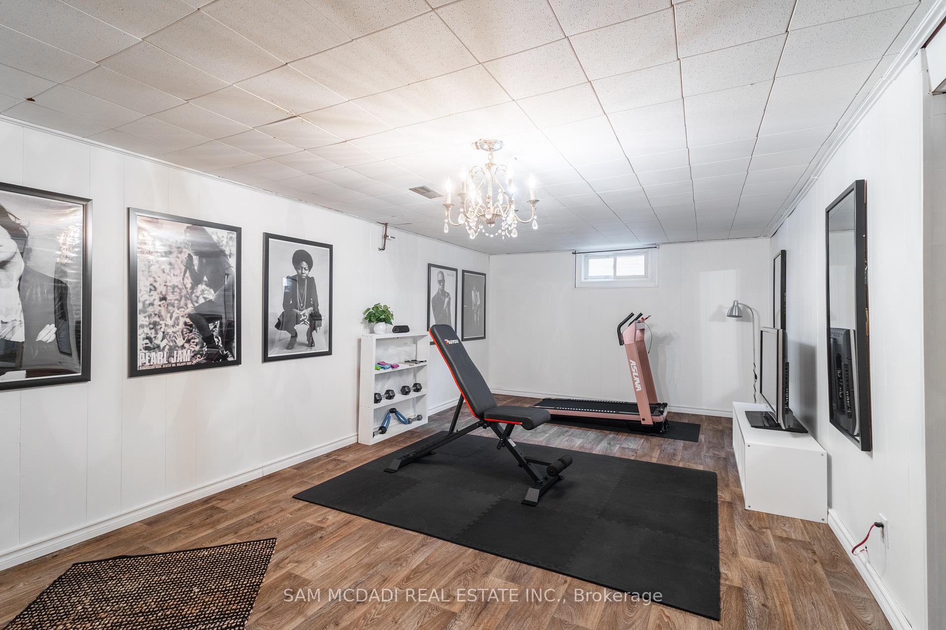 Photo 21 of 24 Regent Drive, St. Catharines, Vine/Linwell — HOMEH