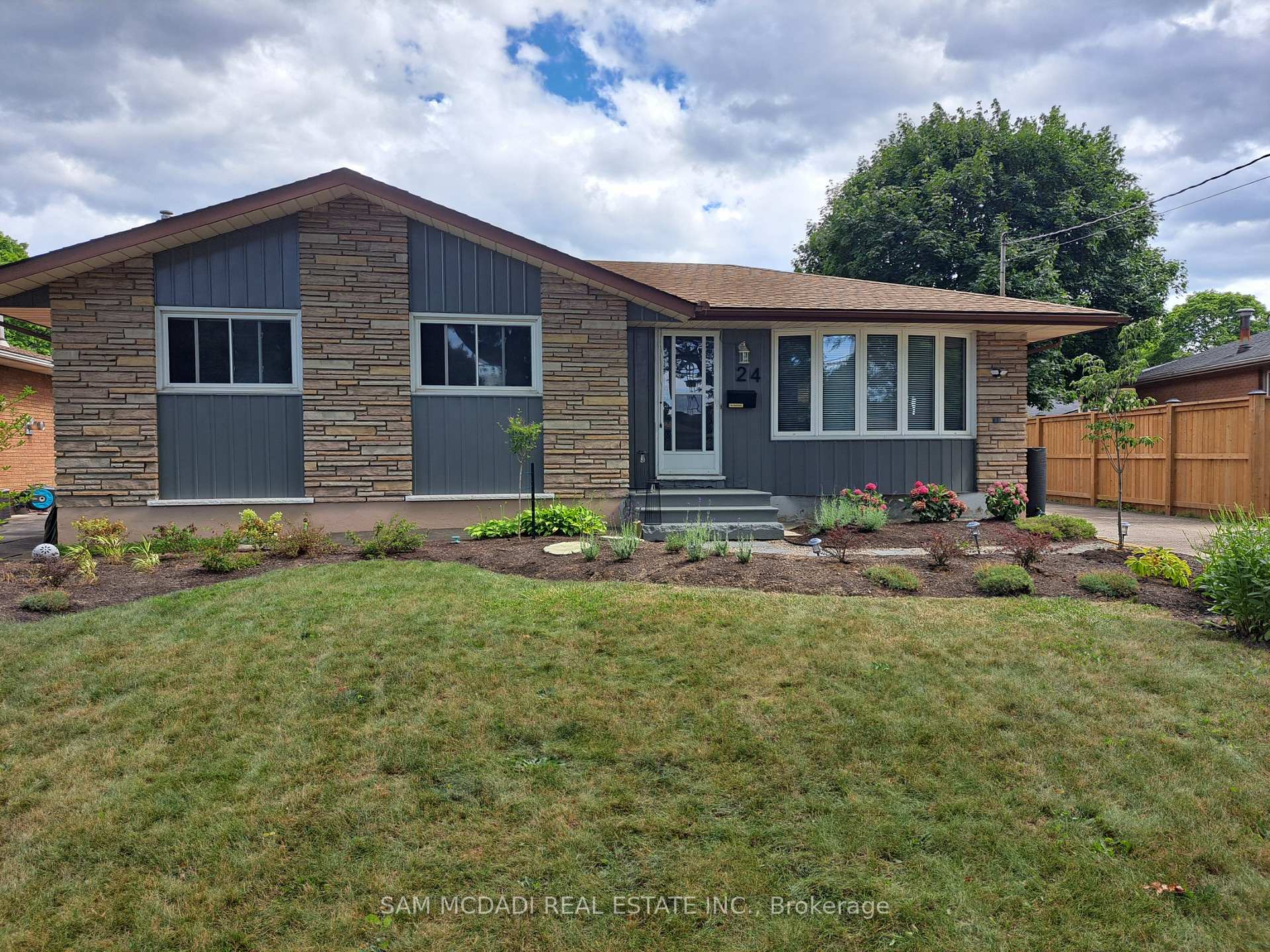 Photo 29 of 24 Regent Drive, St. Catharines, Vine/Linwell — HOMEH