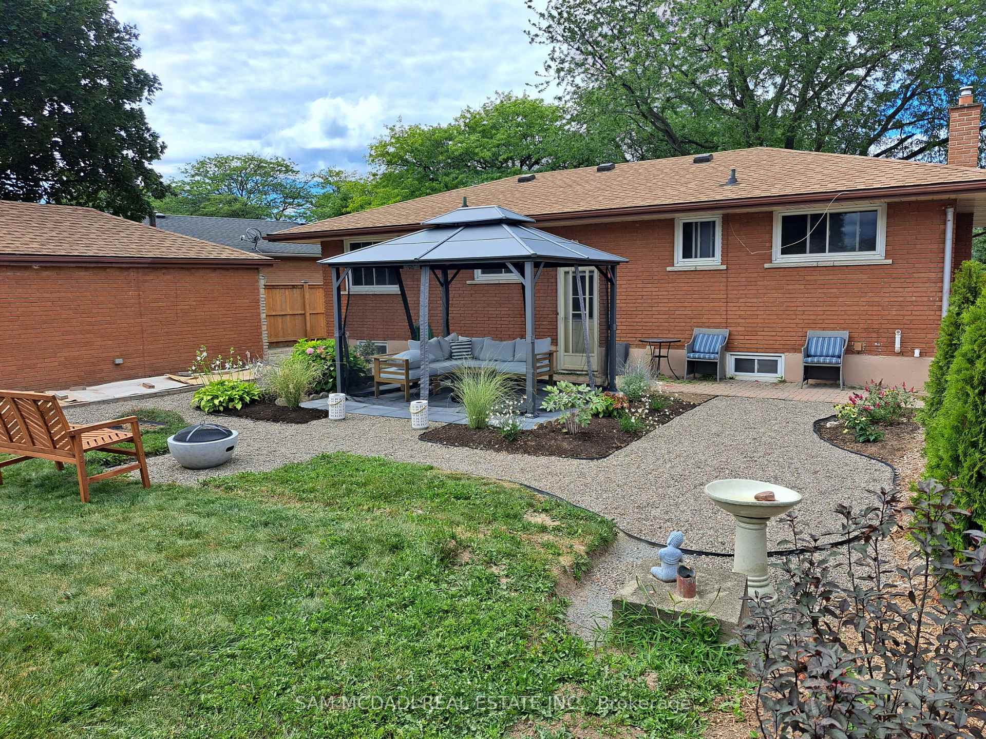 Photo 32 of 24 Regent Drive, St. Catharines, Vine/Linwell — HOMEH