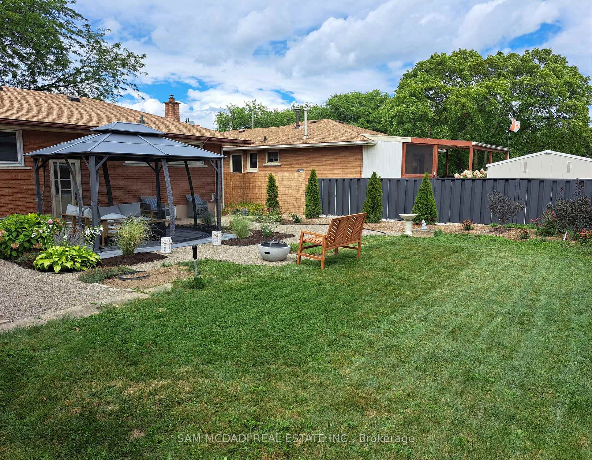 Photo 33 of 24 Regent Drive, St. Catharines, Vine/Linwell — HOMEH
