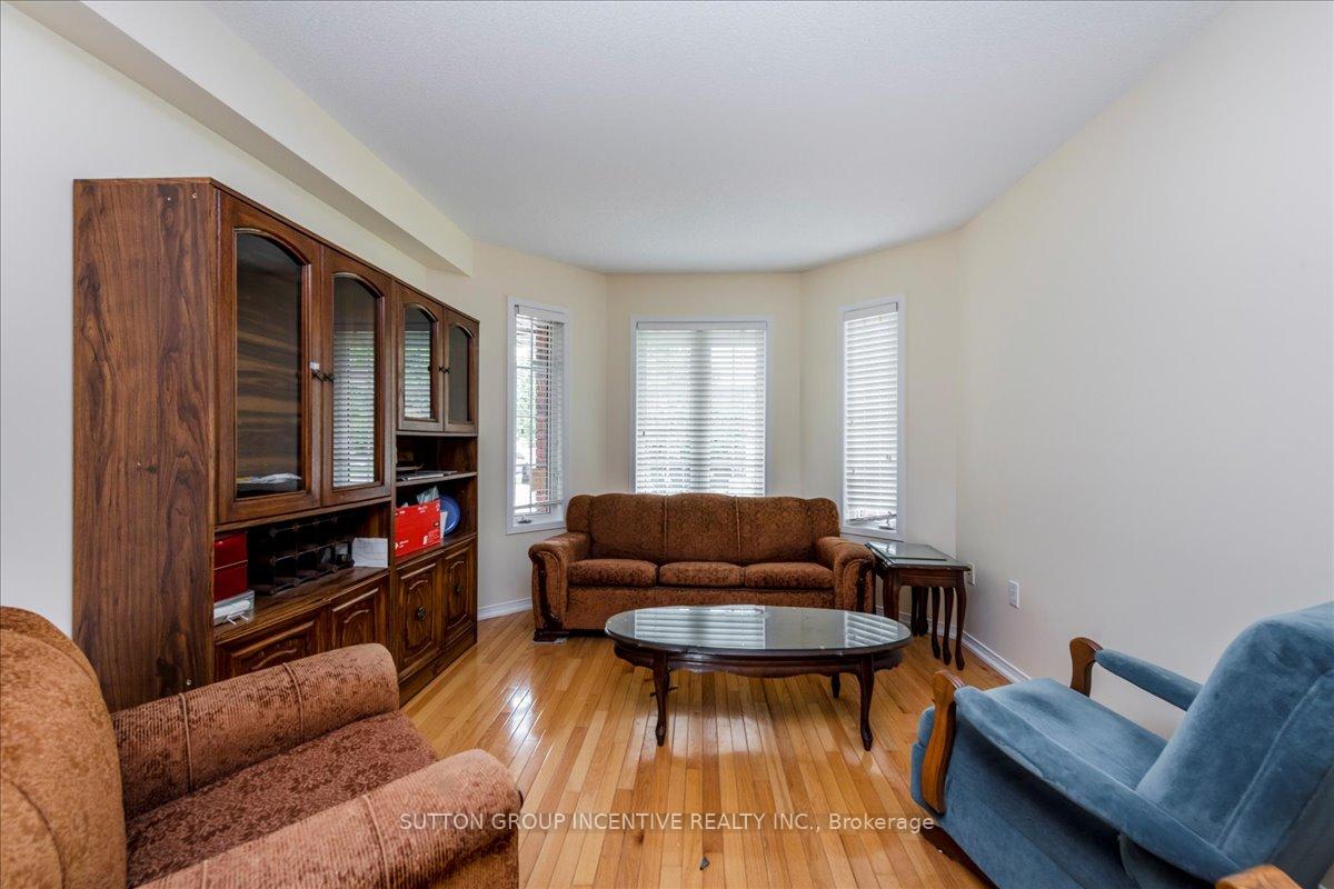 Photo 3 of 20 Brighton Road, Barrie, Georgian Drive — HOMEH
